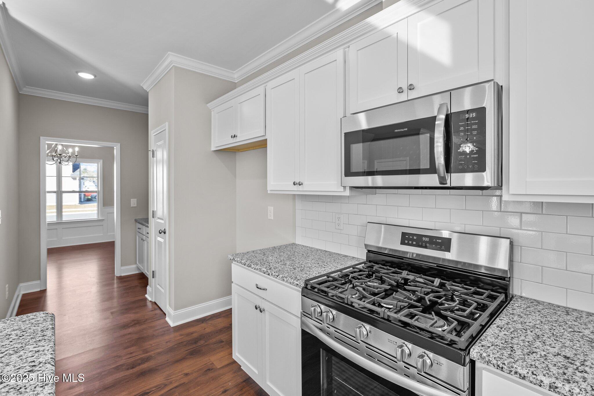 725 Peridot Court Property Photo 8