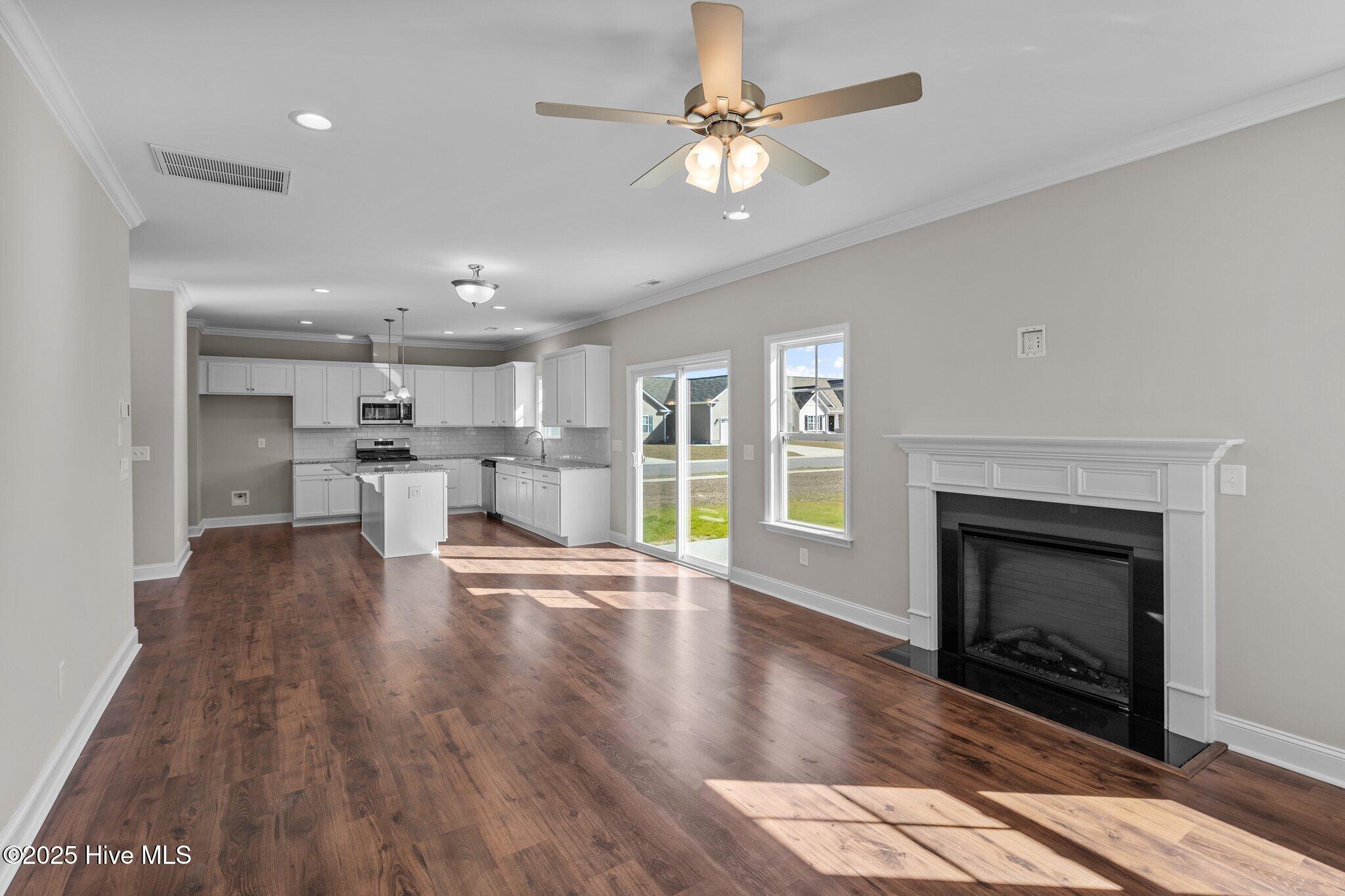 725 Peridot Court Property Photo 11