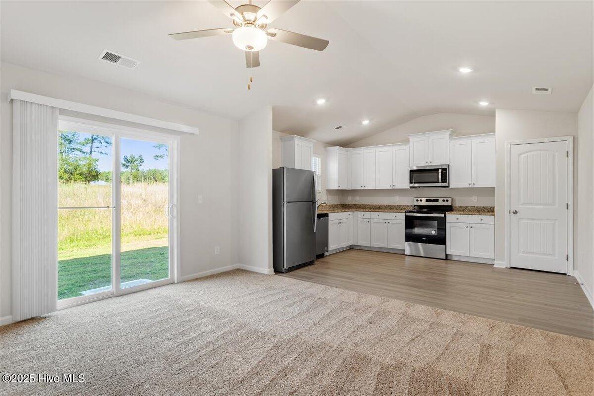 87 Royal Meadow Drive Property Photo 6