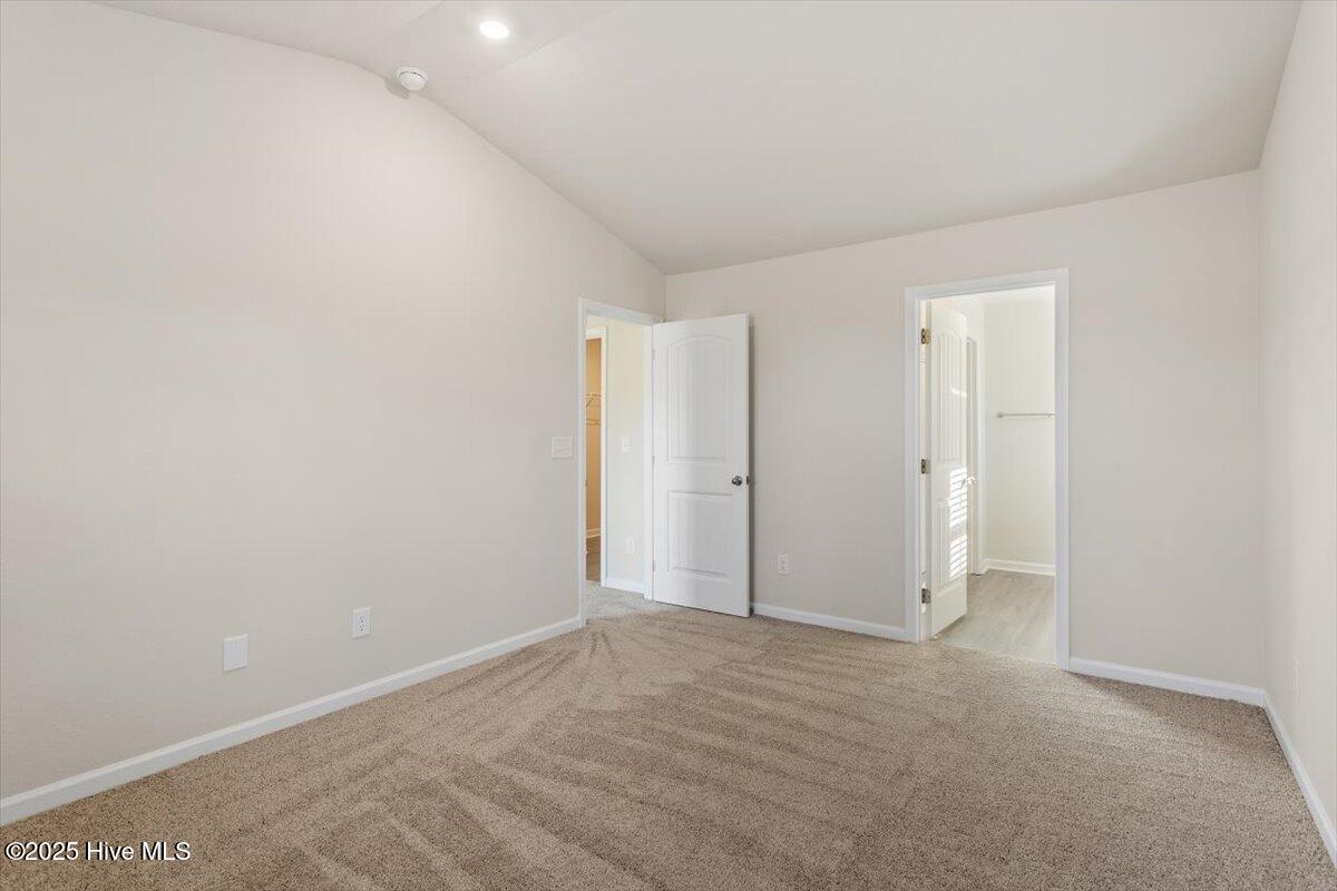 87 Royal Meadow Drive Property Photo 14