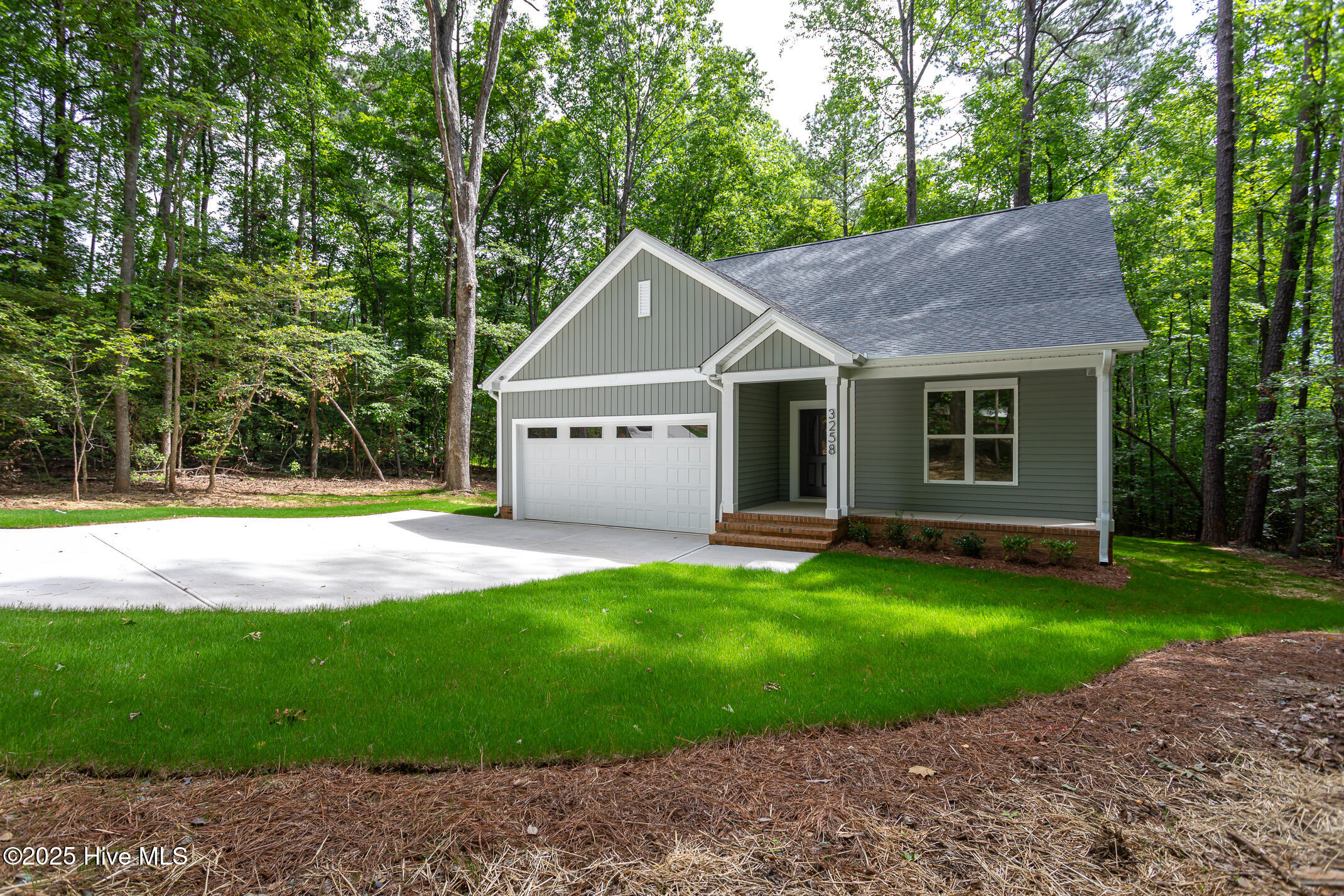 3258 Yorkshire Circle Property Photo 1
