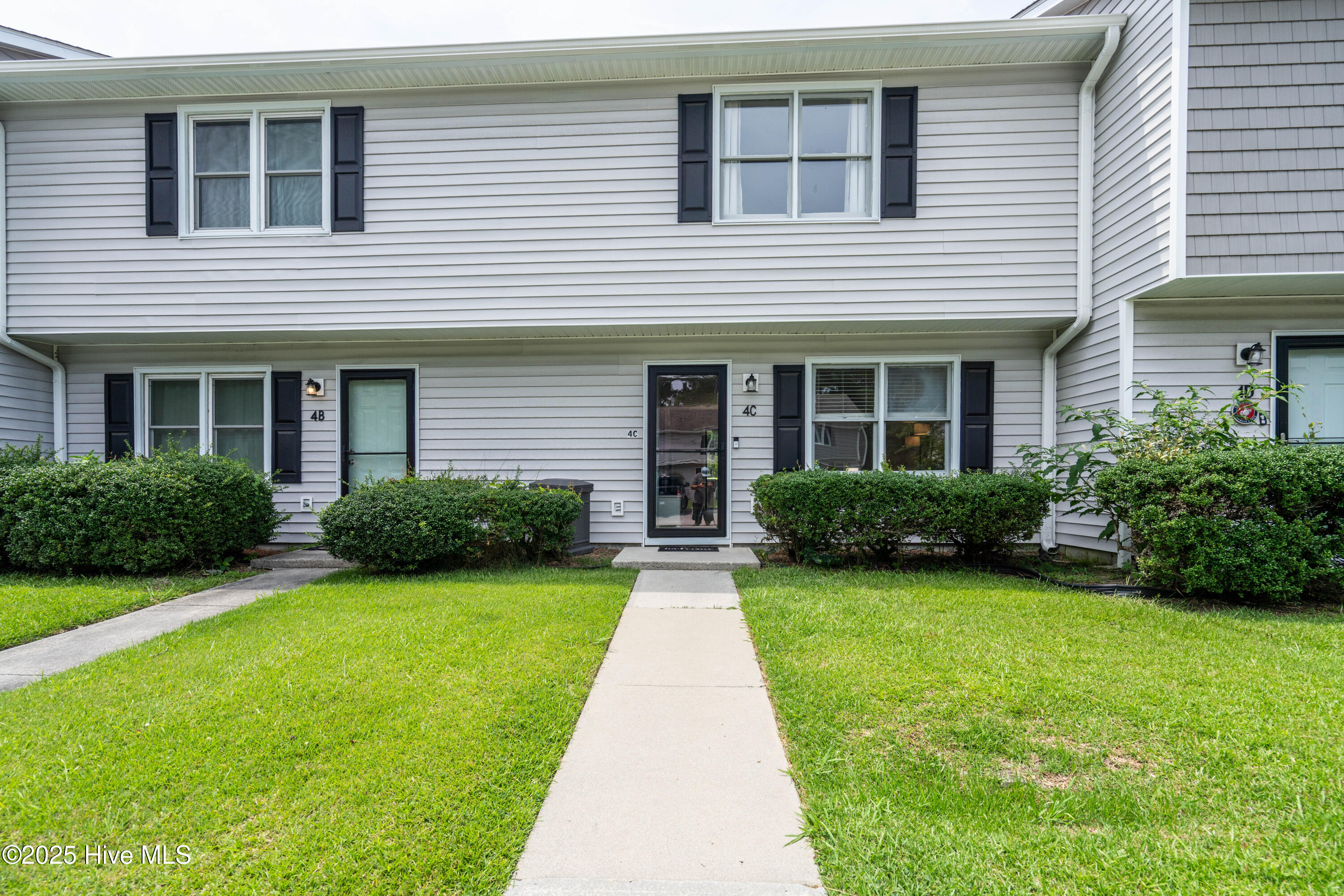 4 Port West Court C Property Photo 1