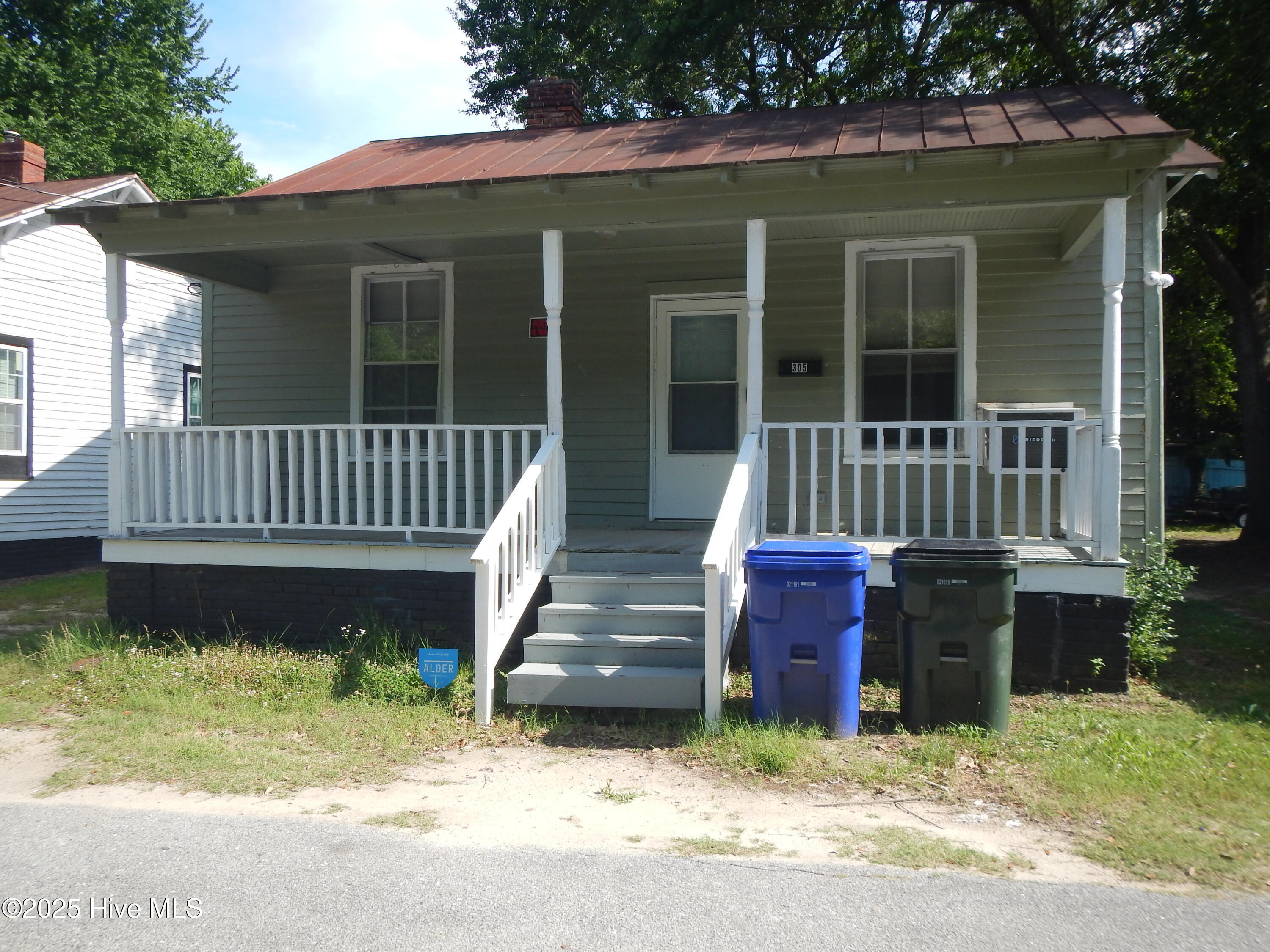 305 Stough Al Alley Property Photo 1
