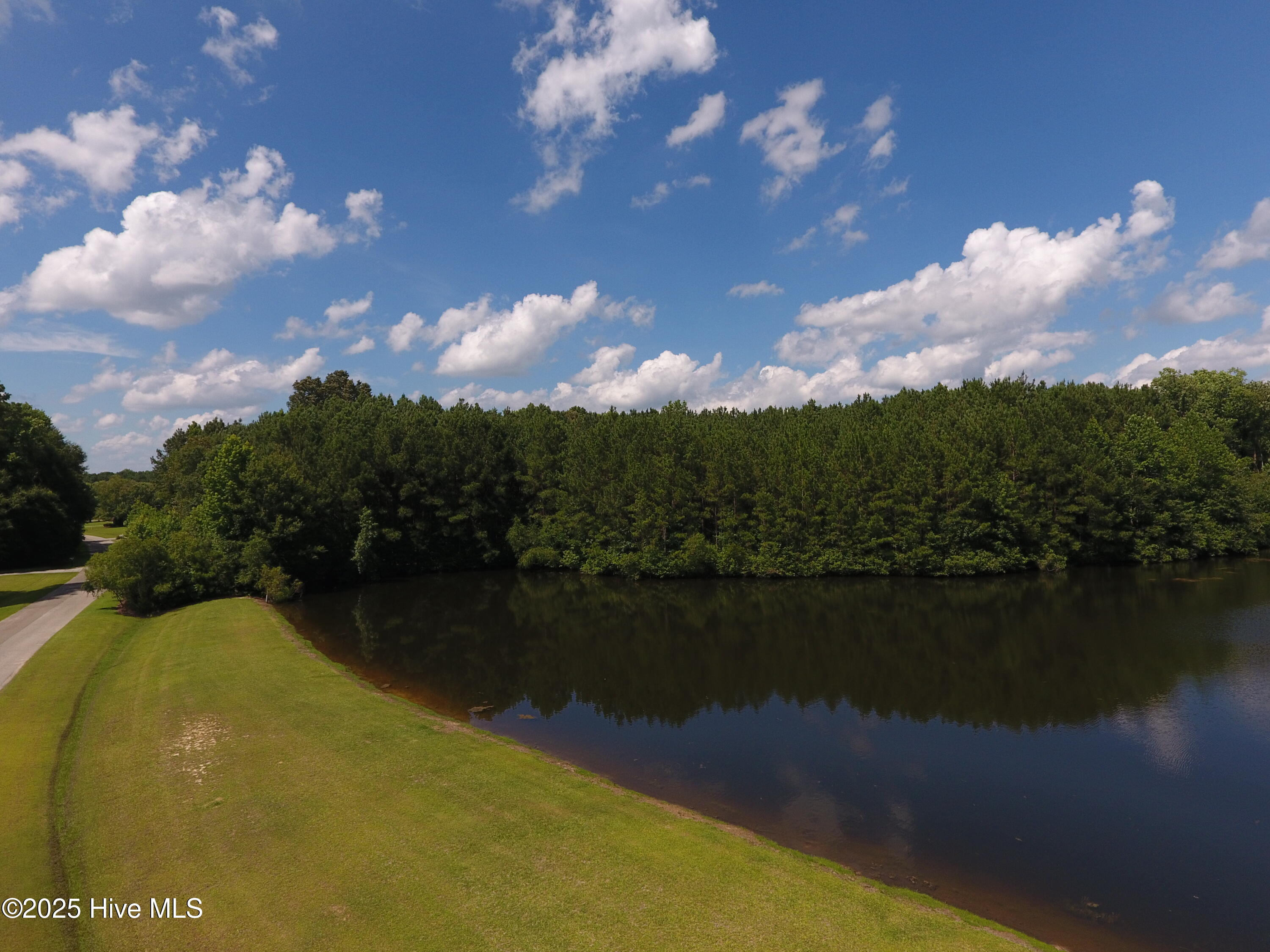 230 Whites Crossing Lane Property Photo 2