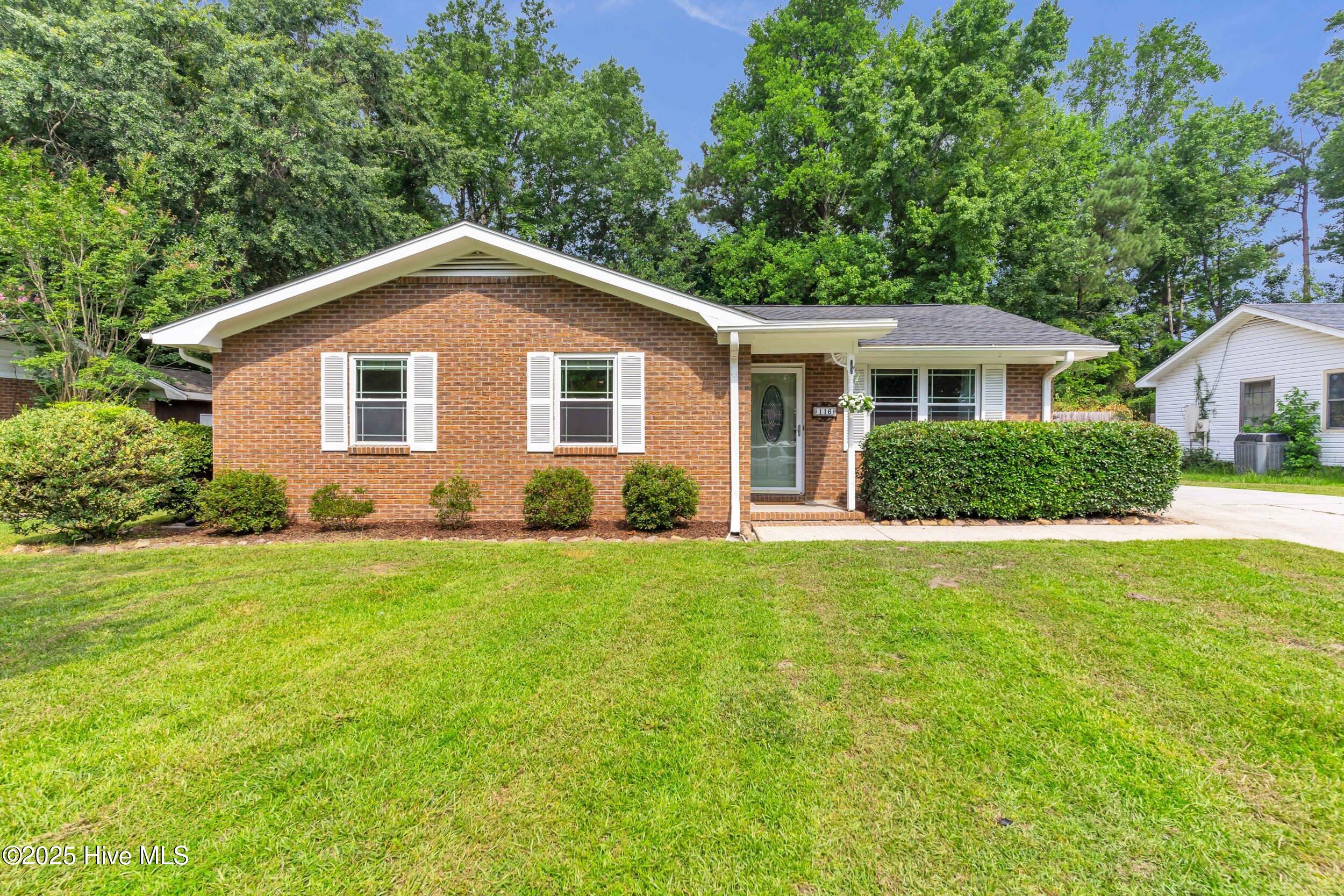 116 Meadowood Drive Property Photo 2