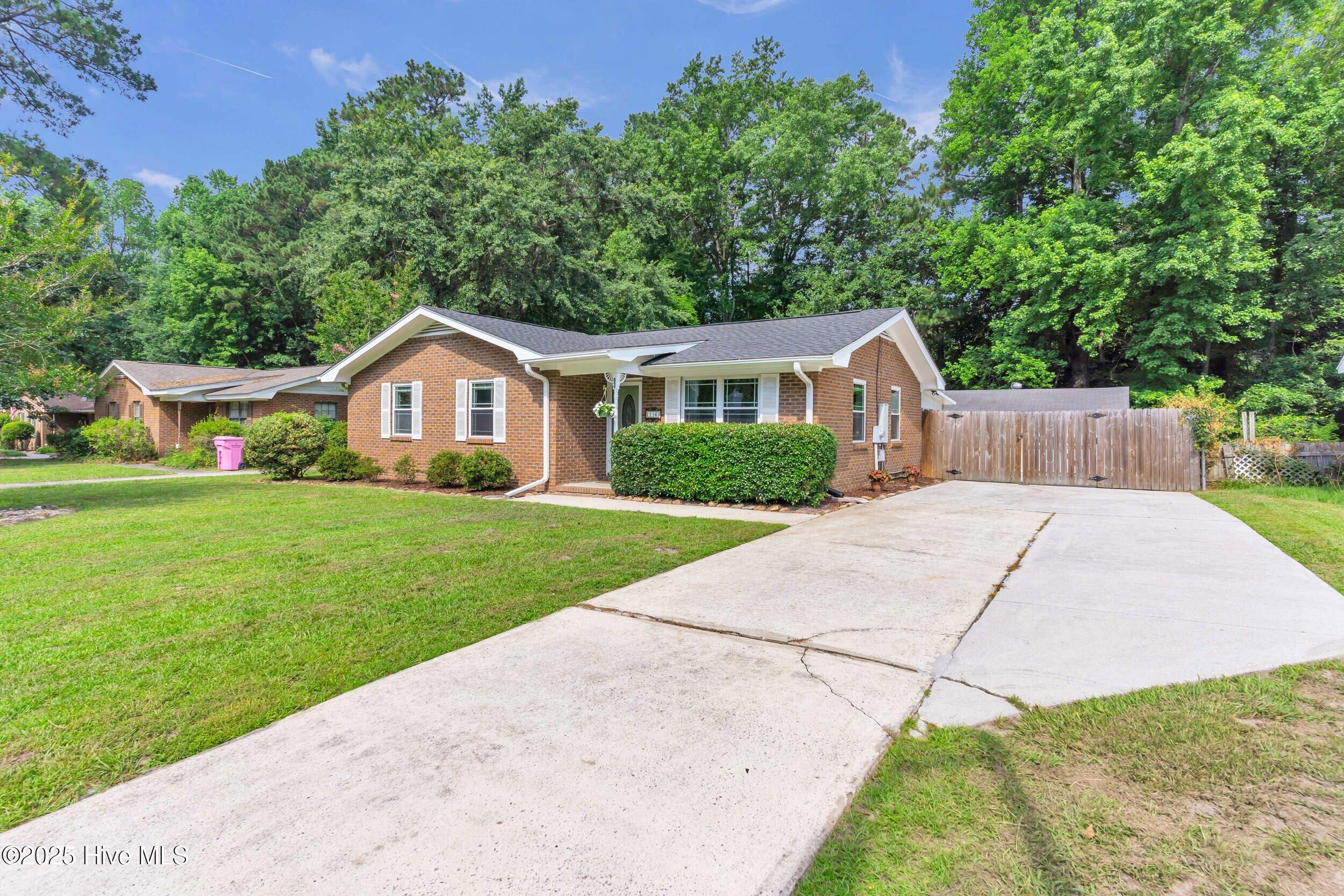 116 Meadowood Drive Property Photo 3