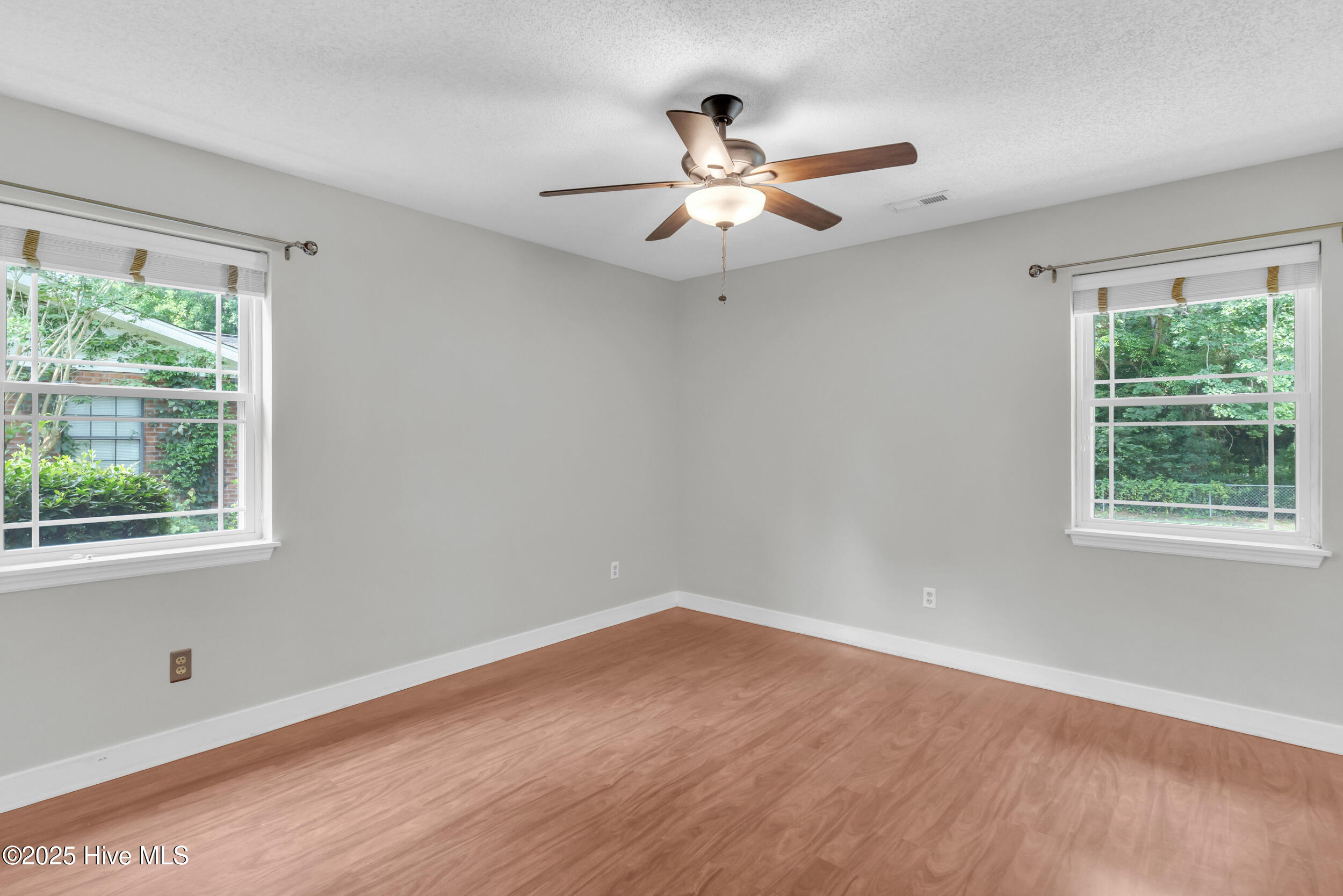 116 Meadowood Drive Property Photo 14