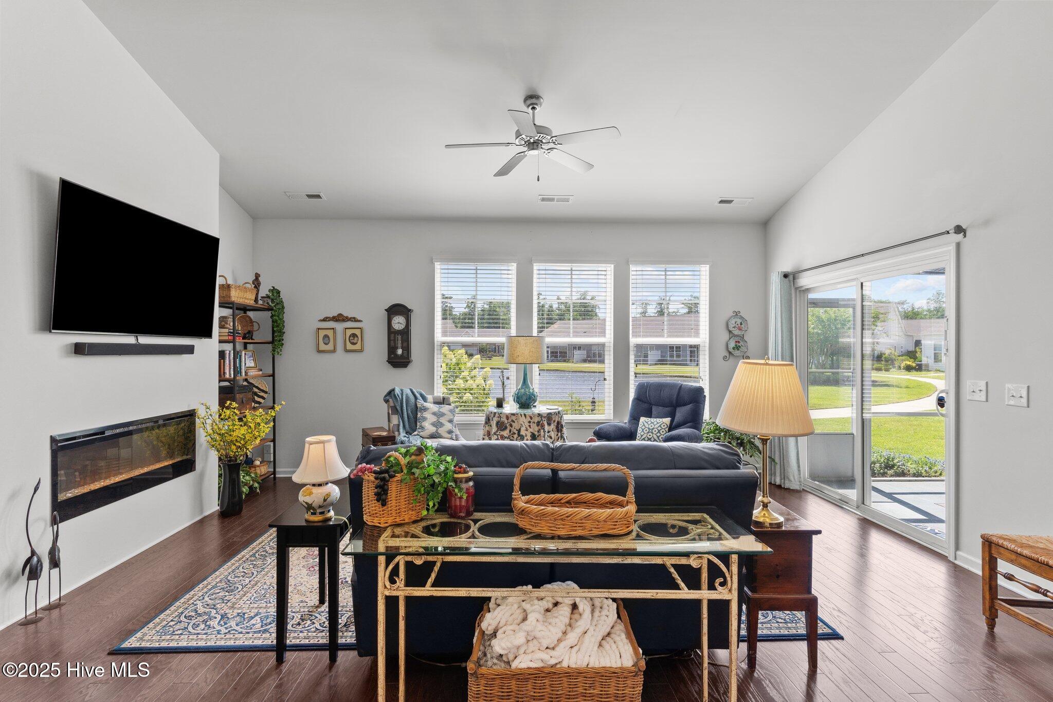 627 Cambeck Drive Unit 3 Property Photo 6