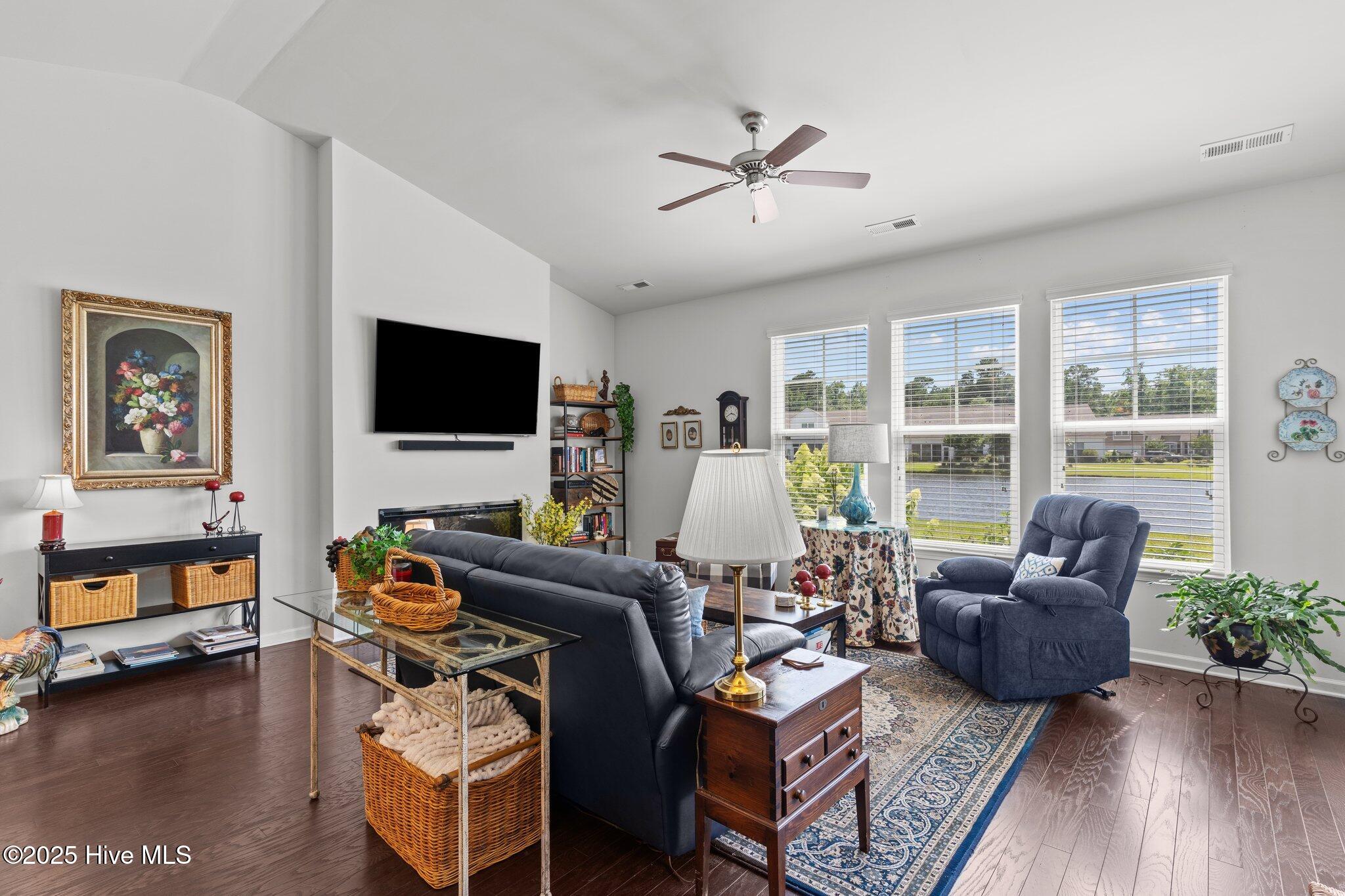 627 Cambeck Drive Unit 3 Property Photo 9