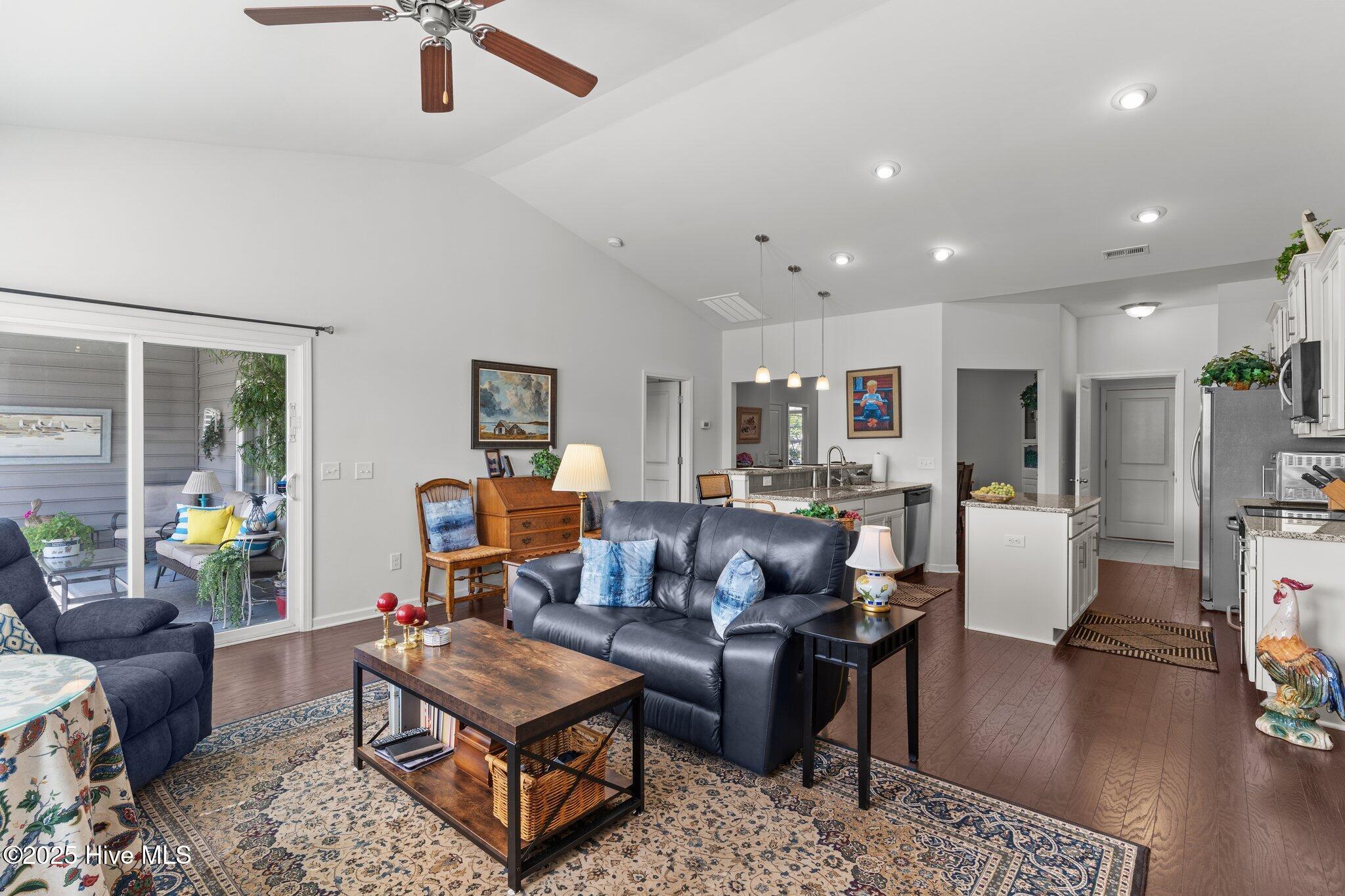 627 Cambeck Drive Unit 3 Property Photo 10