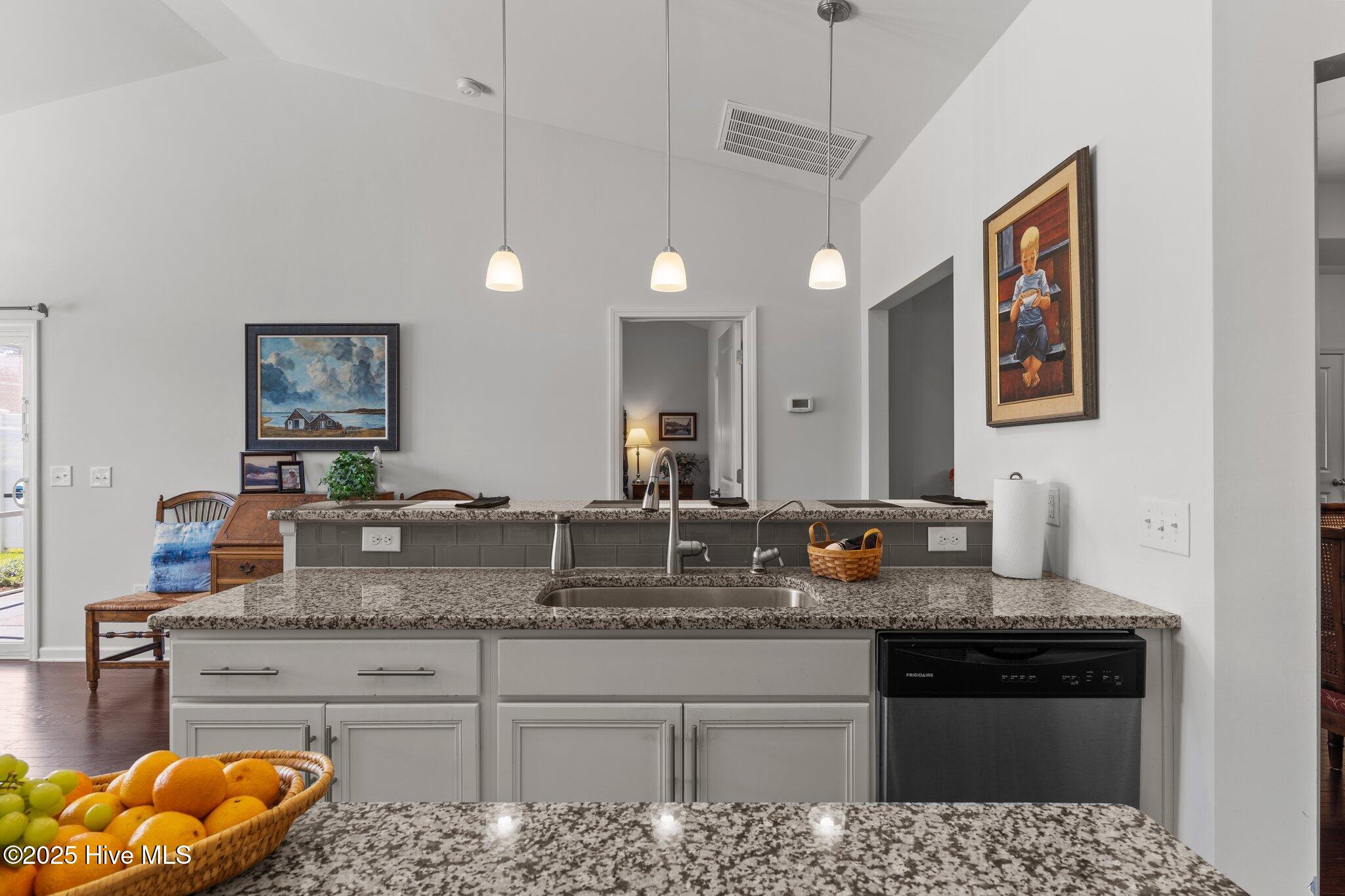 627 Cambeck Drive Unit 3 Property Photo 16