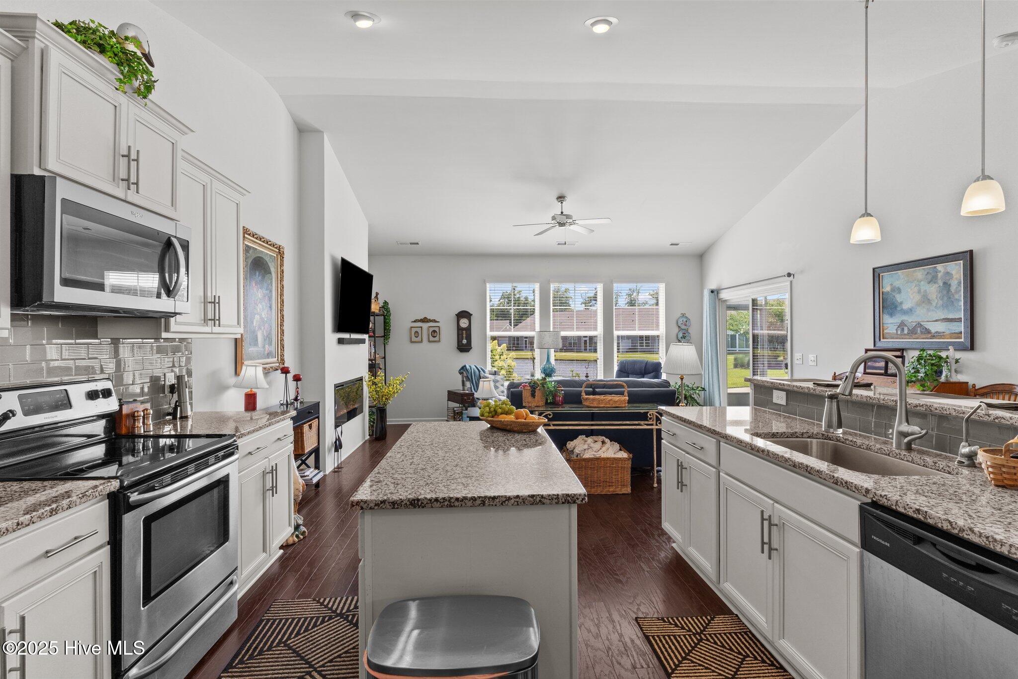 627 Cambeck Drive Unit 3 Property Photo 18