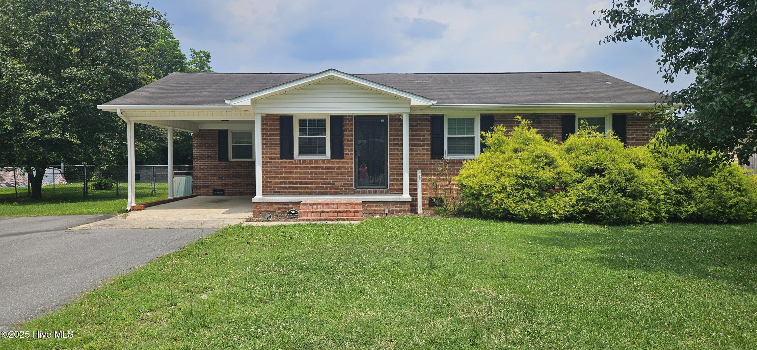 303 Dixie Circle Property Photo 1