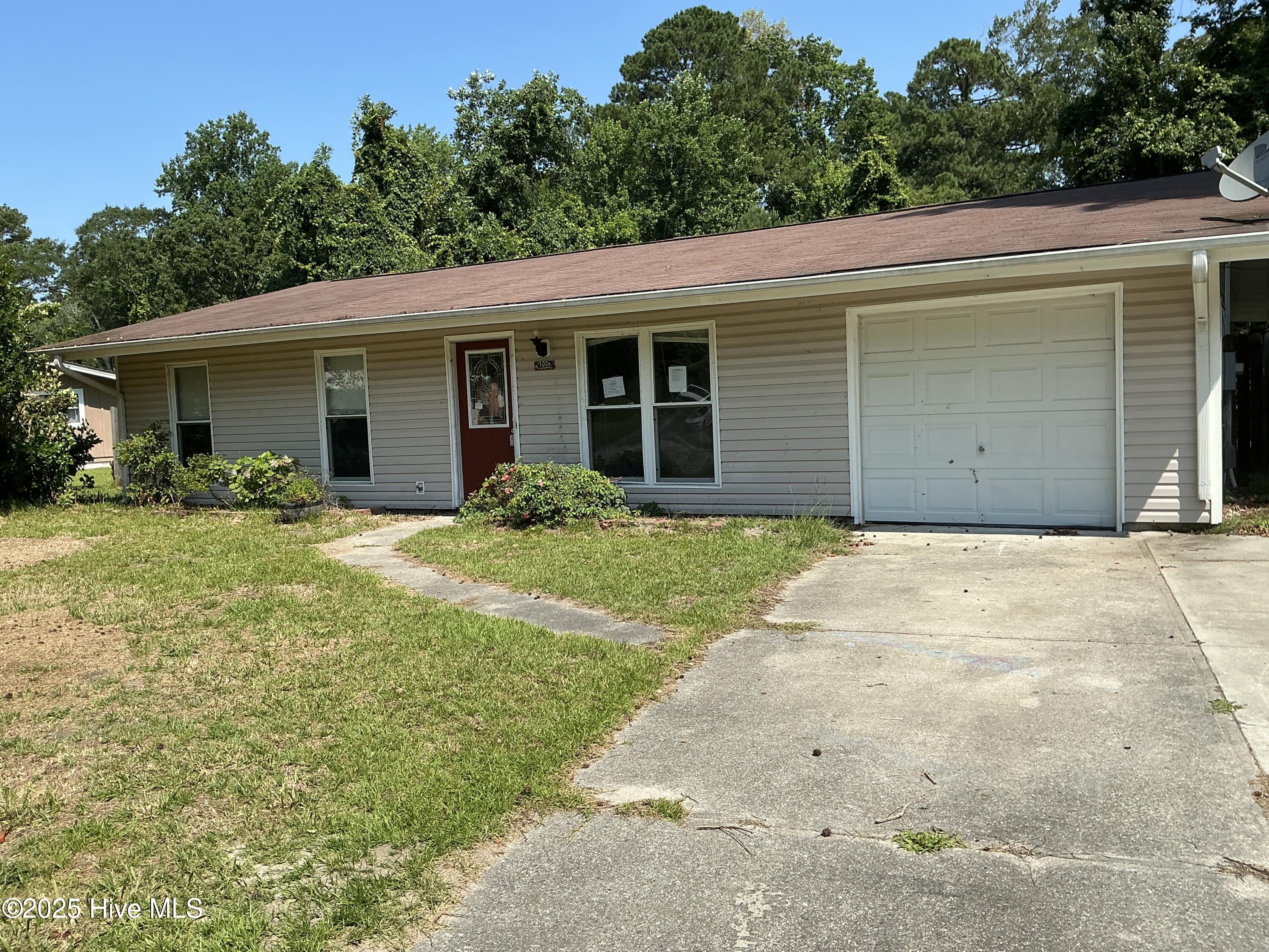 102 Tanglewood Drive Property Photo 2