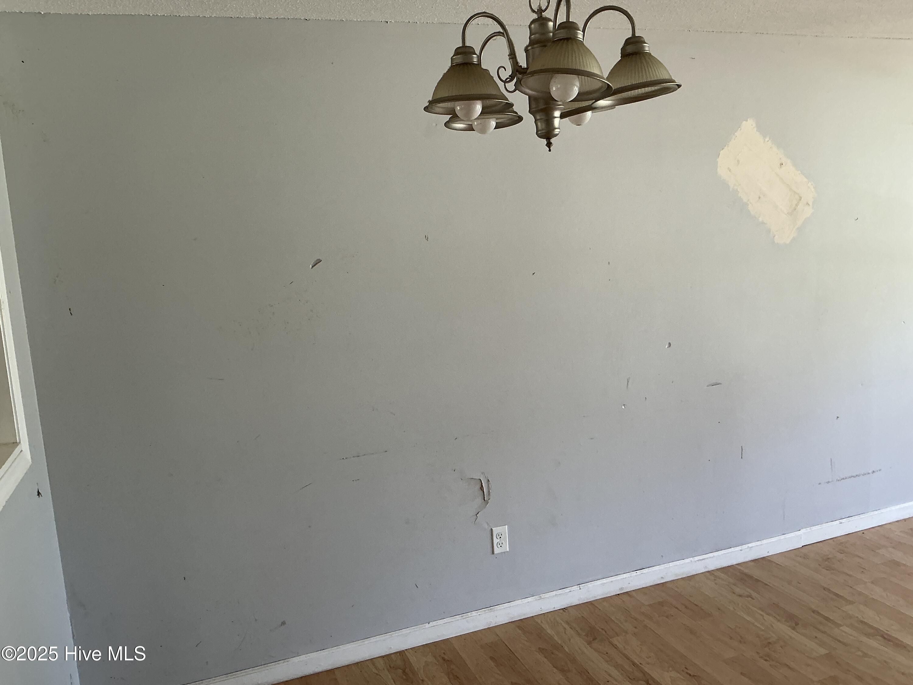 102 Tanglewood Drive Property Photo 5