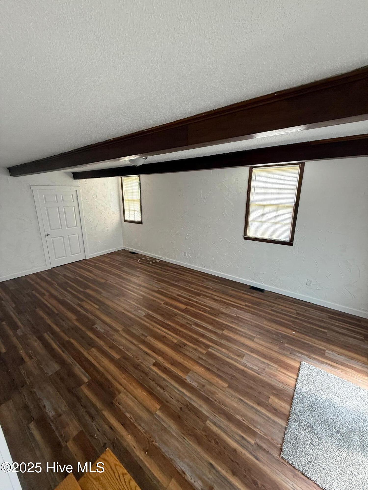 806 Gardenview Drive Property Photo 9