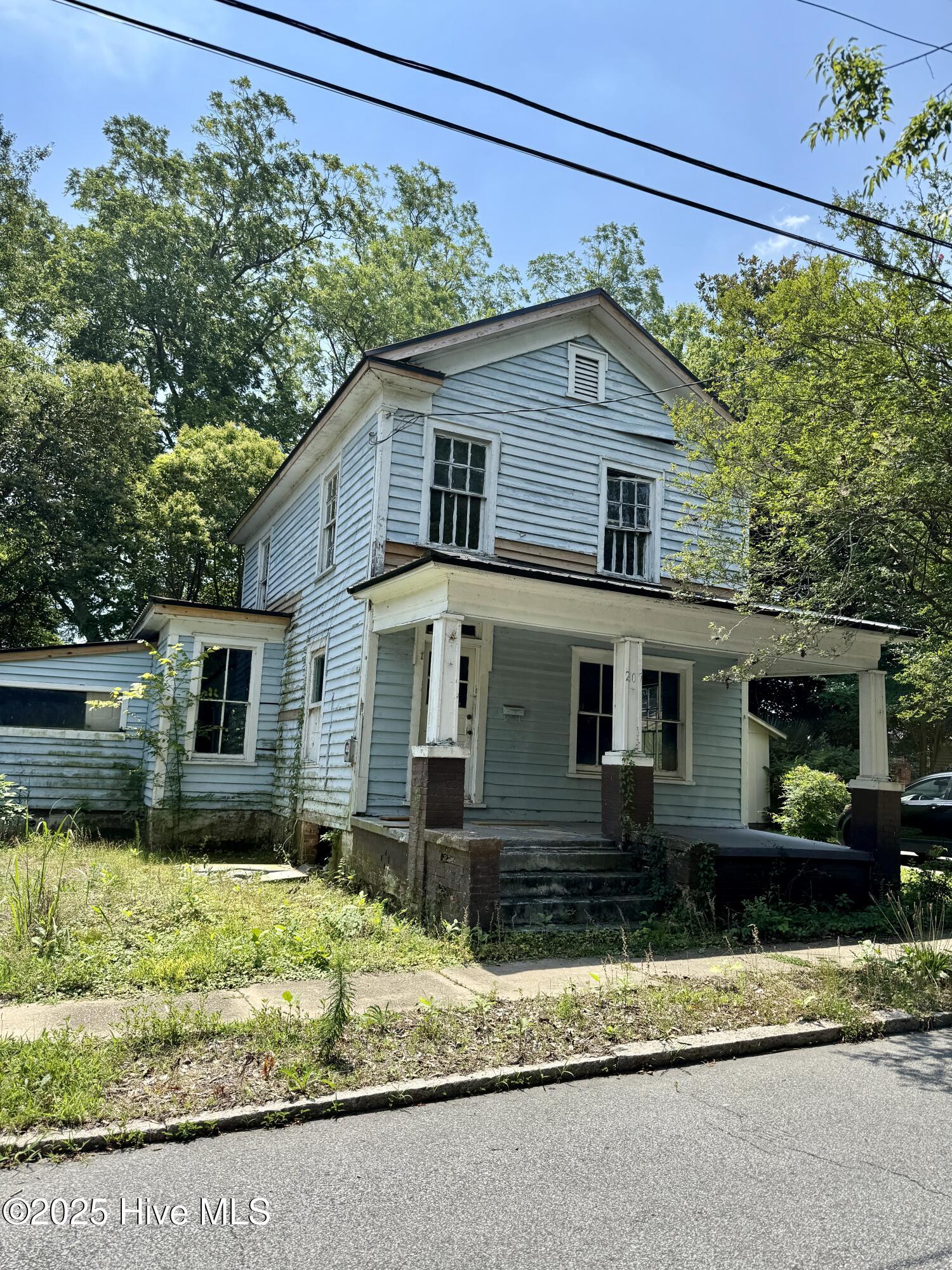 207 N Pierce Street Property Photo 1