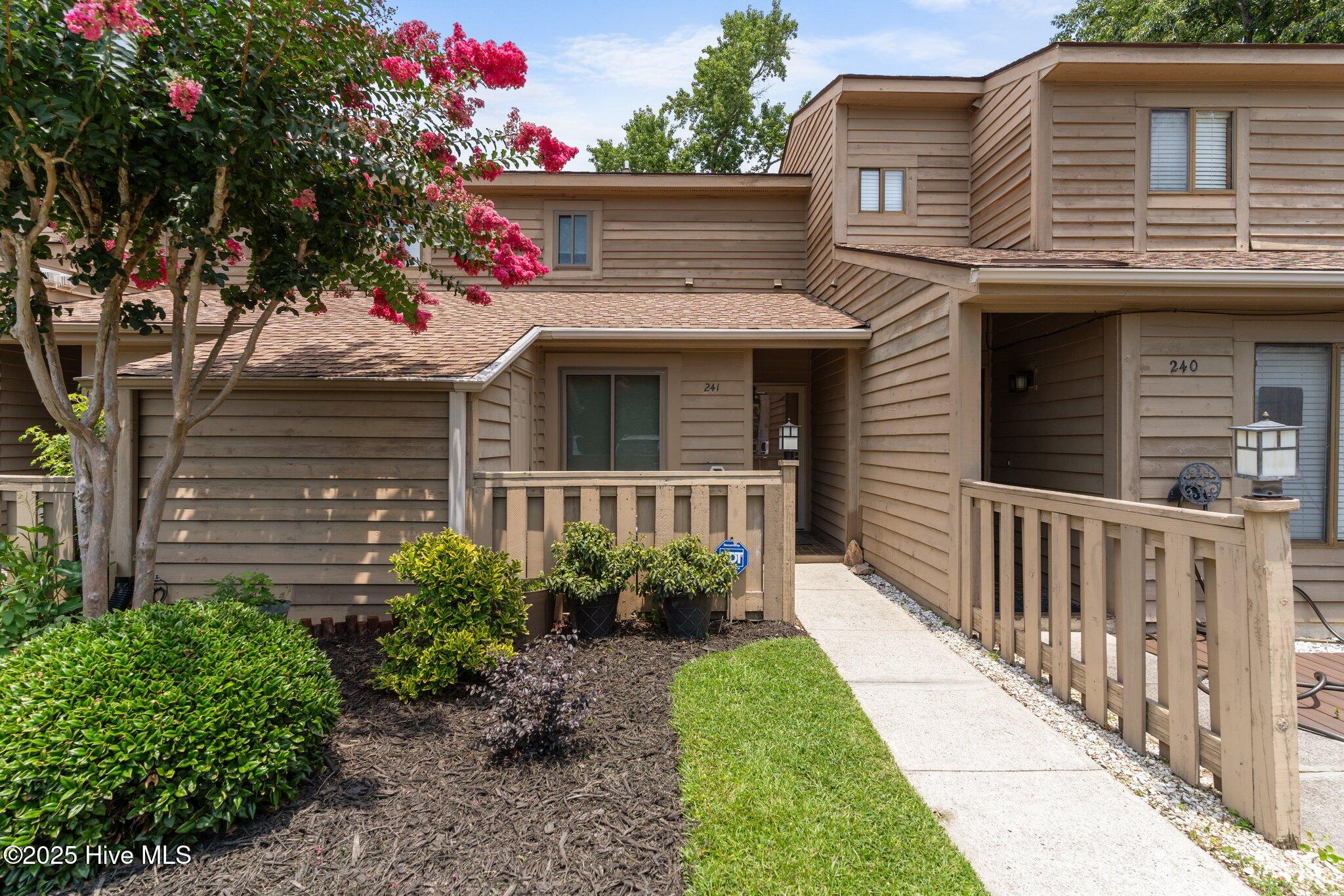 241 Saint James Court Property Photo 1