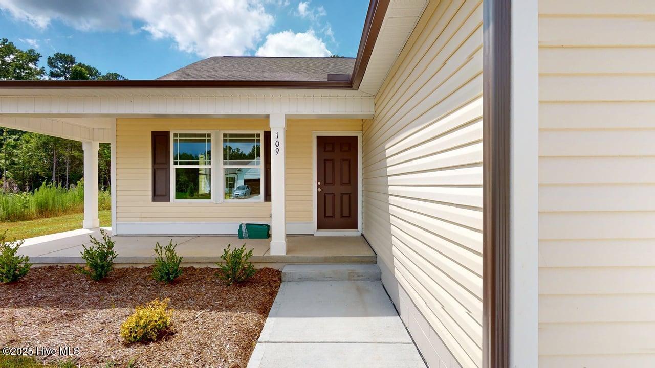 109 Windemere Lane Property Photo 3