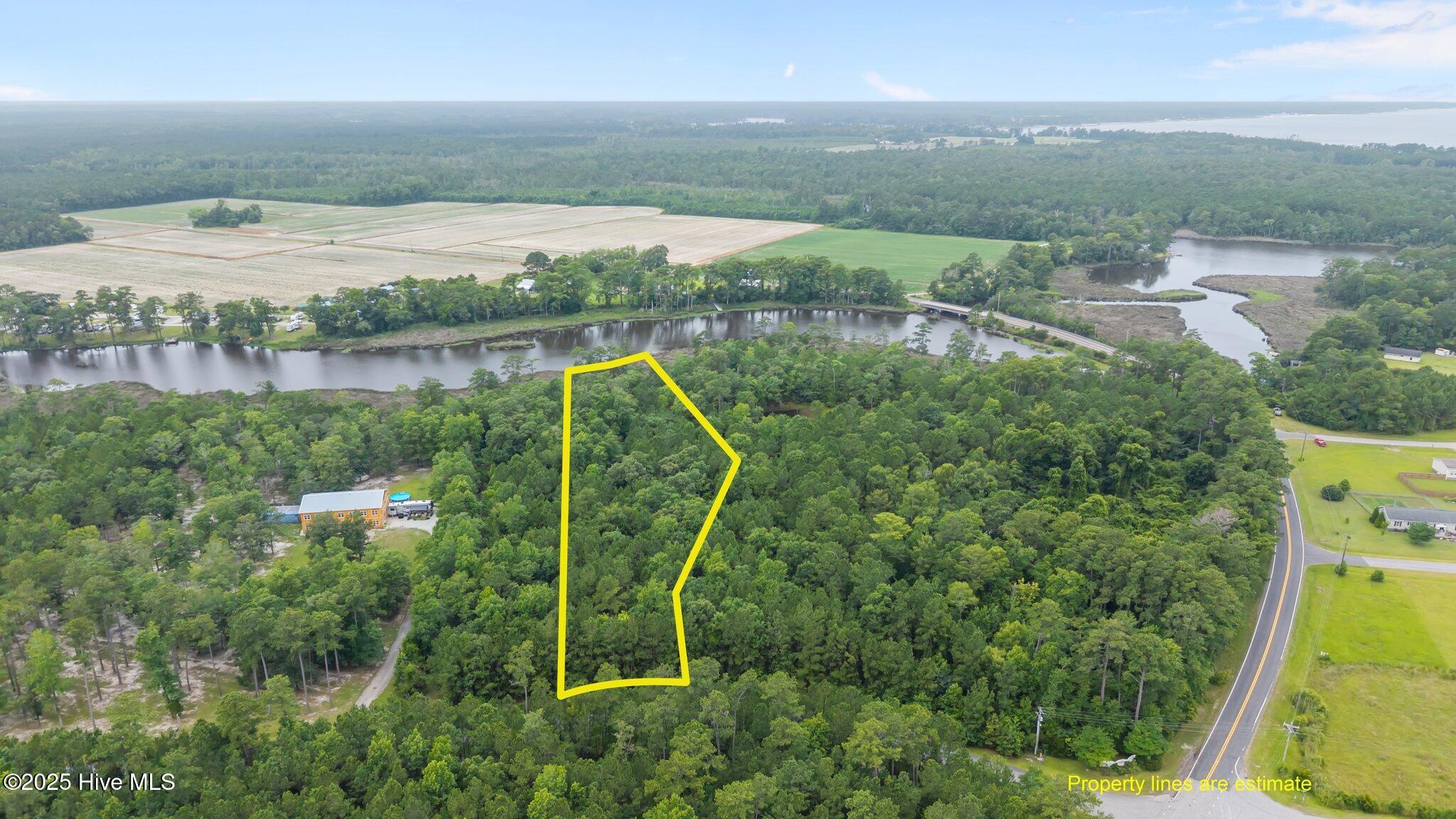 100 Baytree Lane Property Photo 4