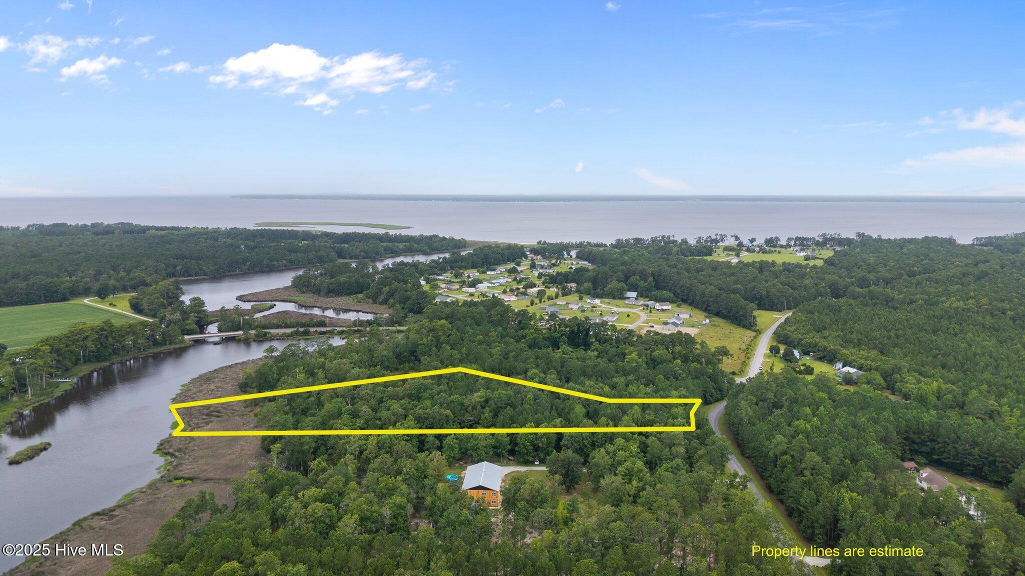 100 Baytree Lane Property Photo 5