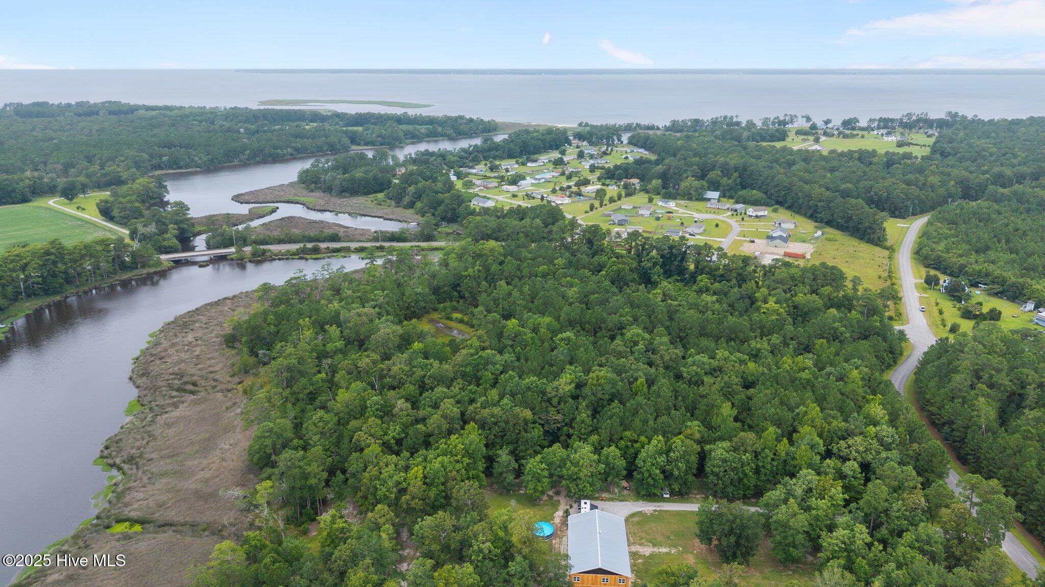 100 Baytree Lane Property Photo 18