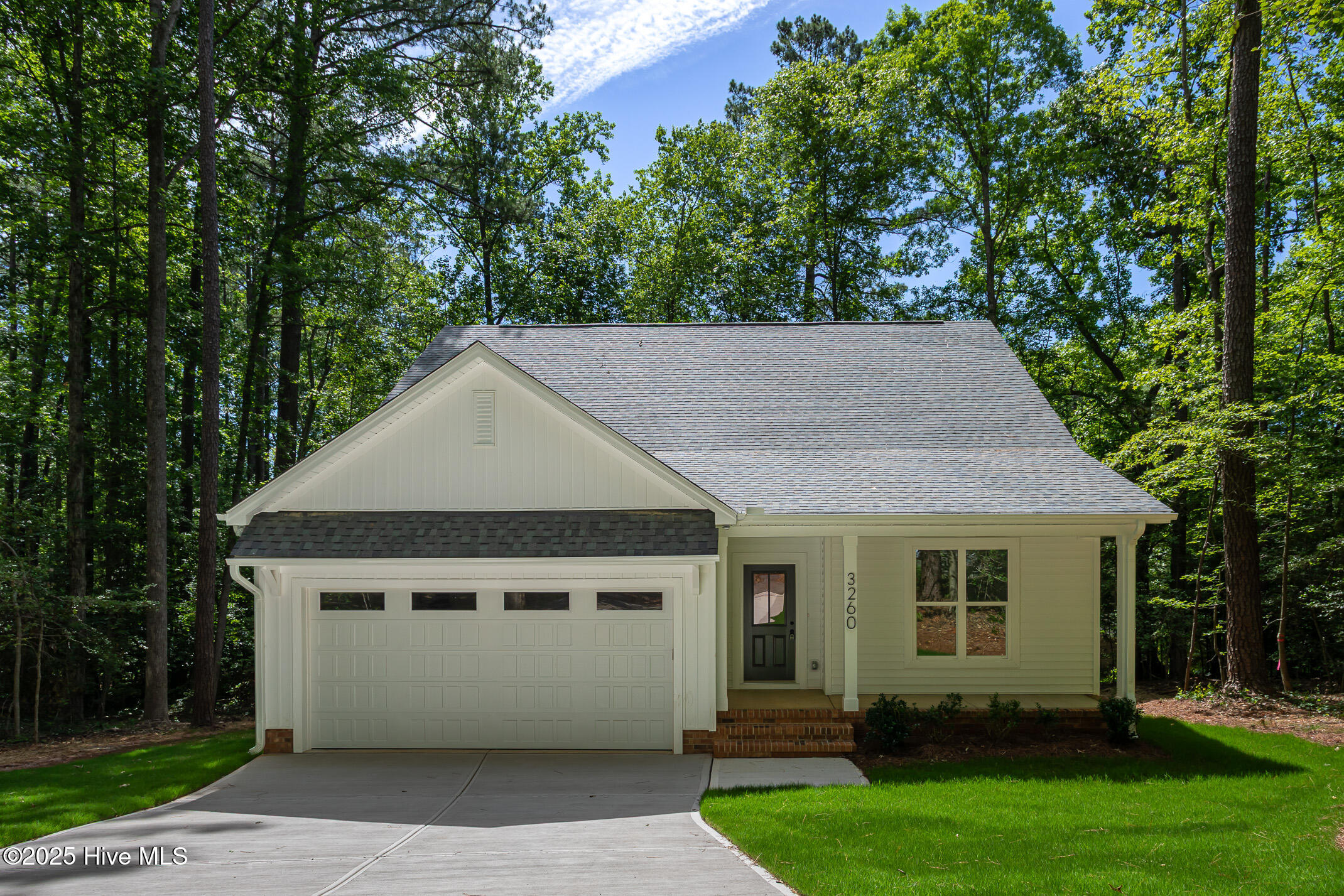 3260 Yorkshire Circle Property Photo 1