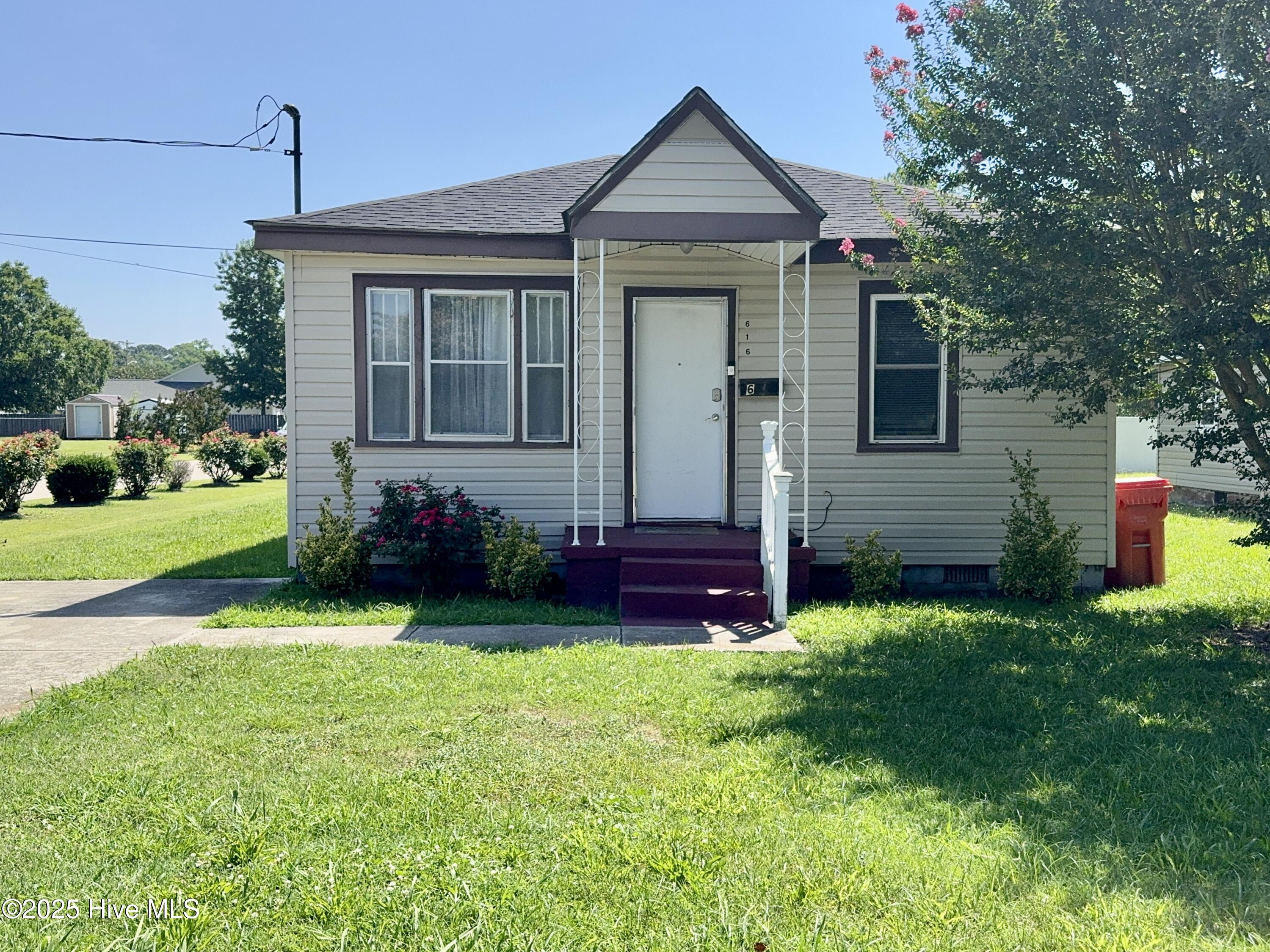616 Cardwell Street Property Photo 1