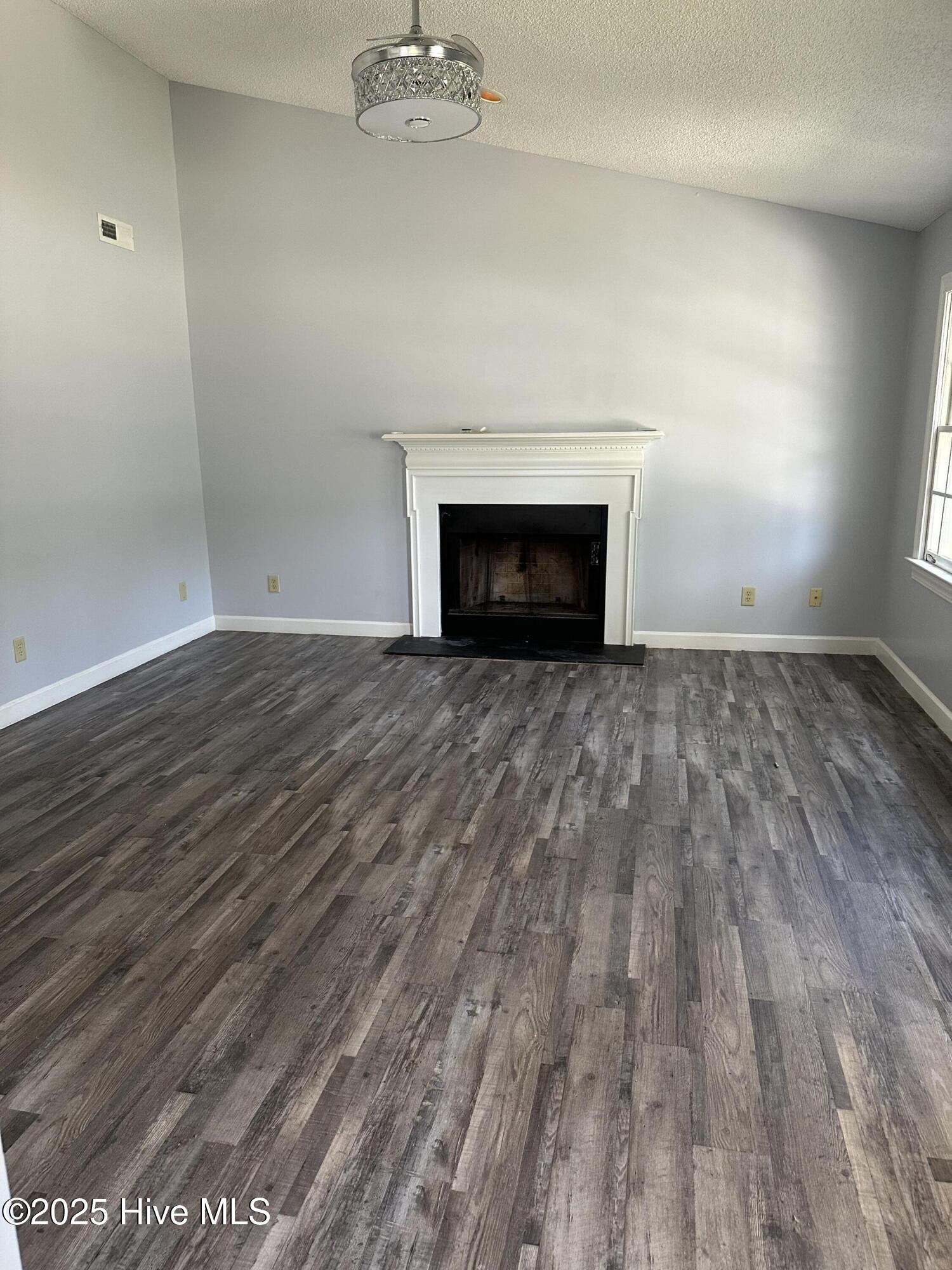 2116 Tanglewood Road Property Photo 8