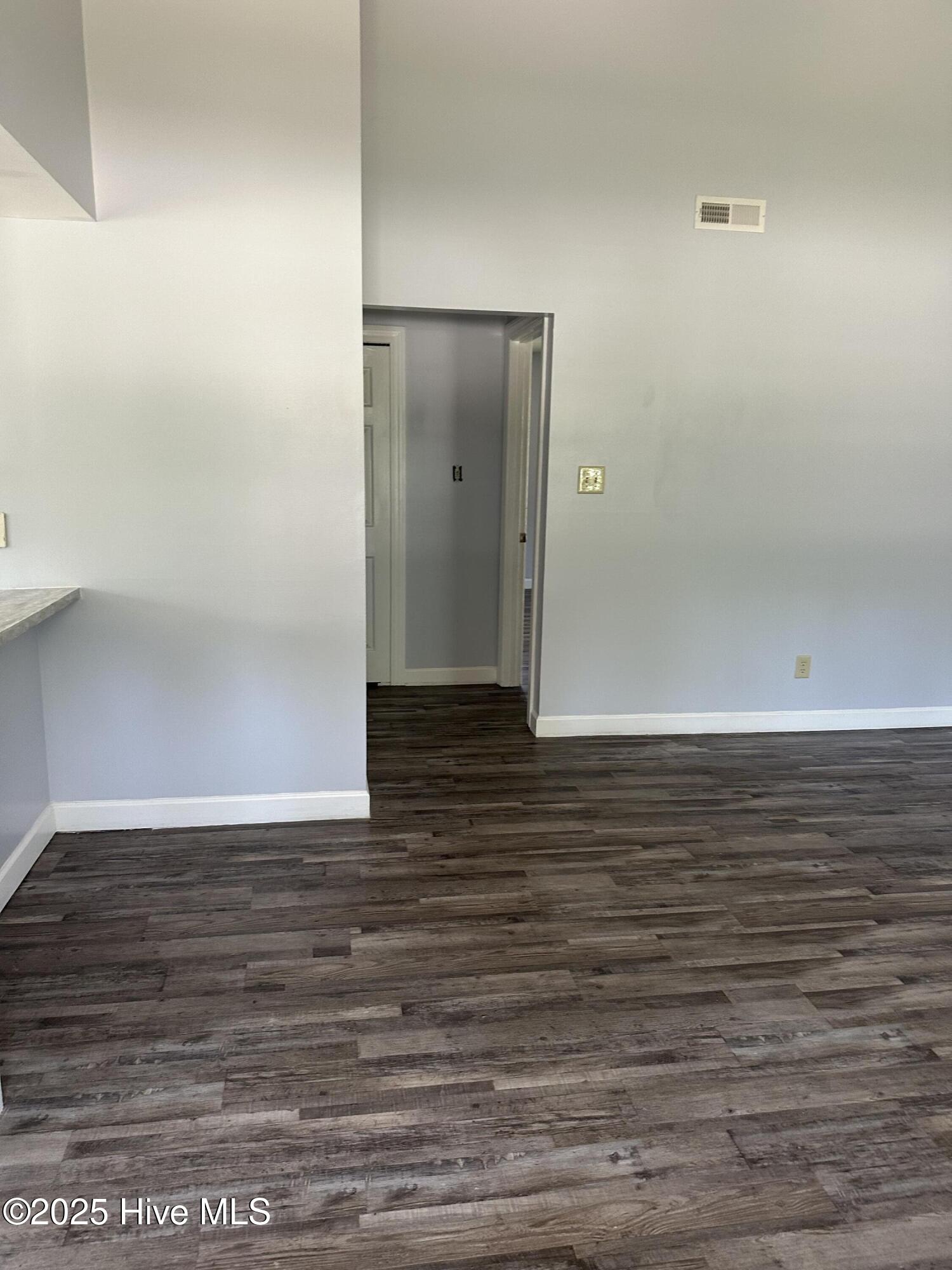 2116 Tanglewood Road Property Photo 10