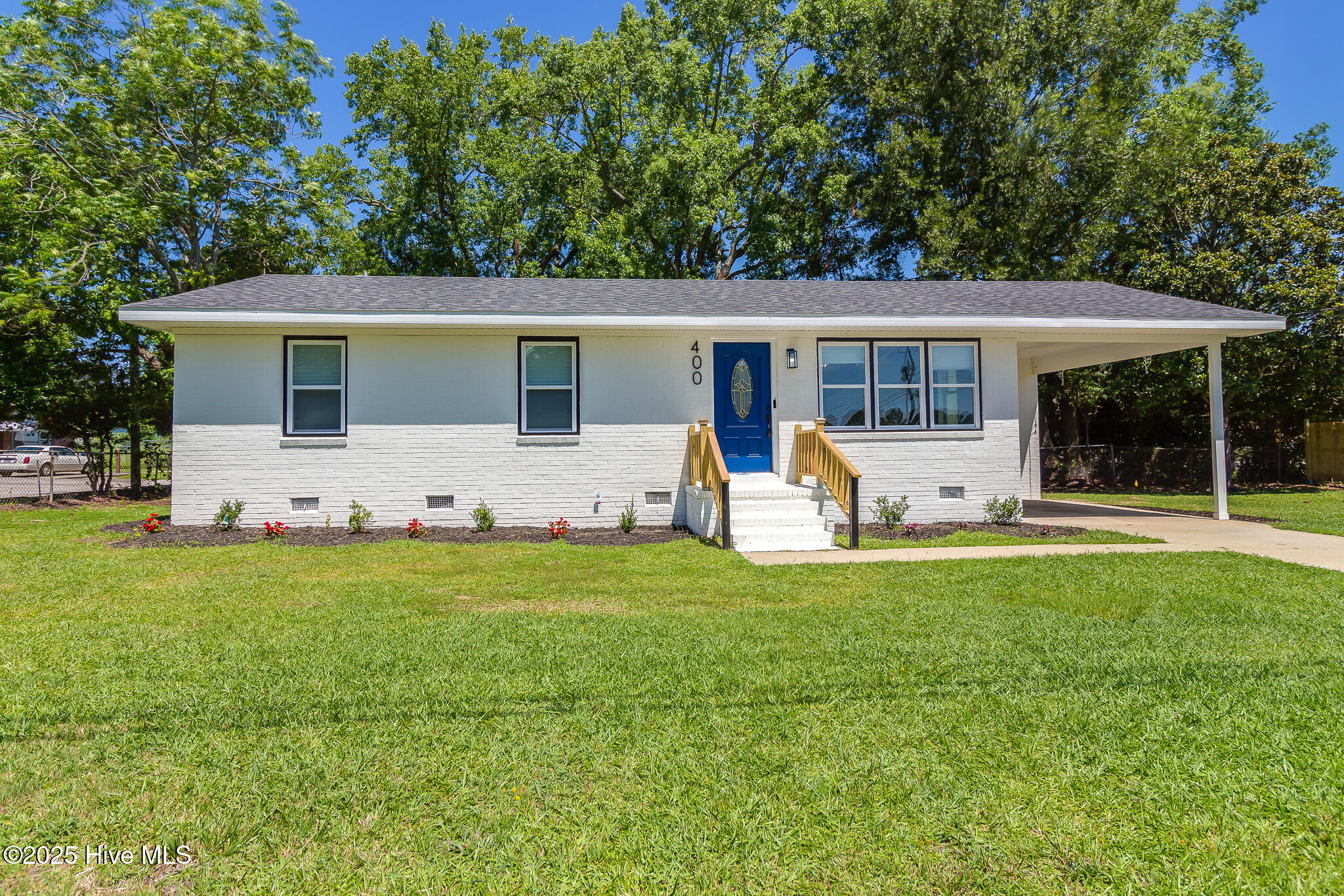 400 Minchew Street Property Photo 1
