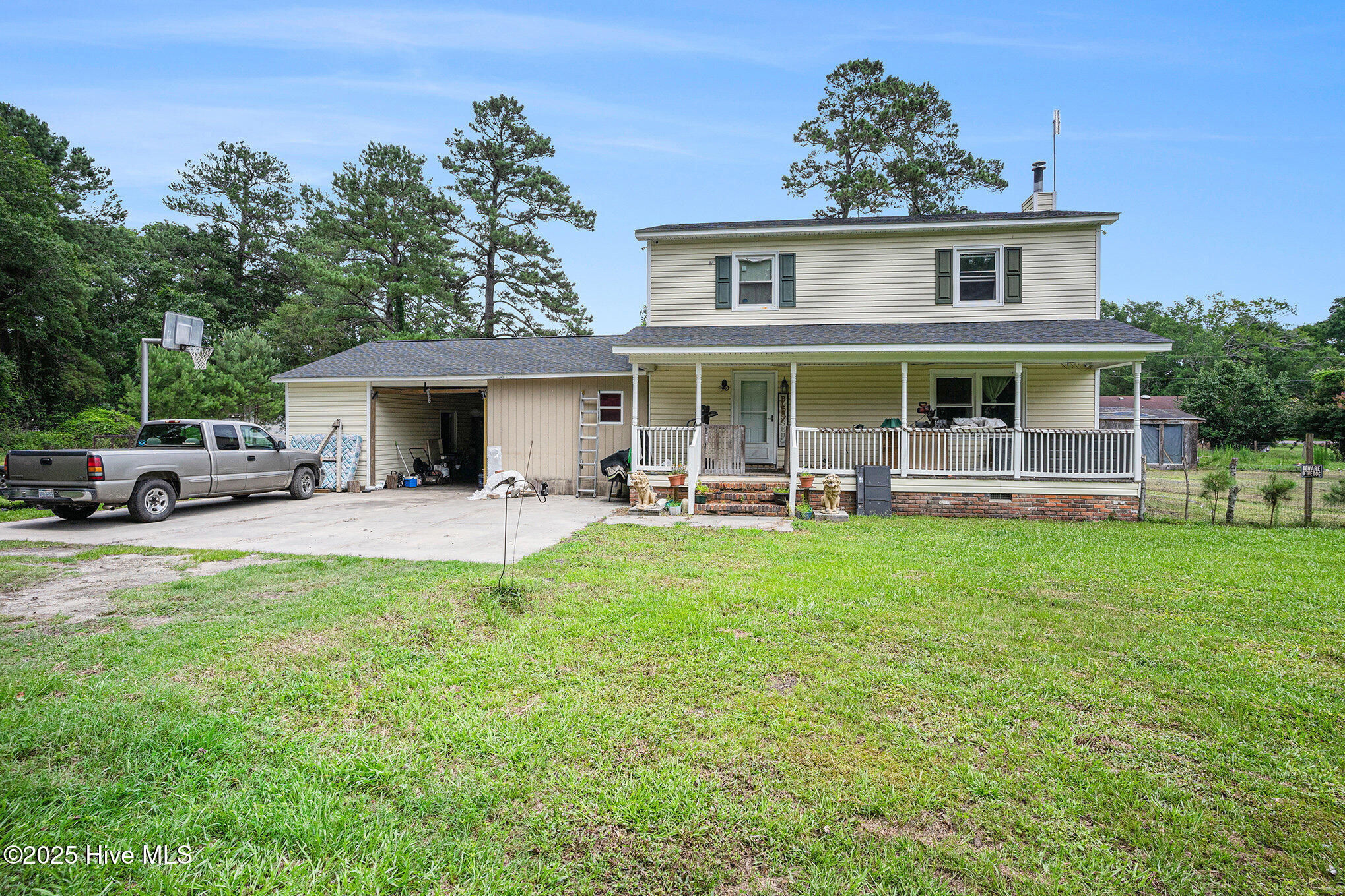 51 Lakeside Drive