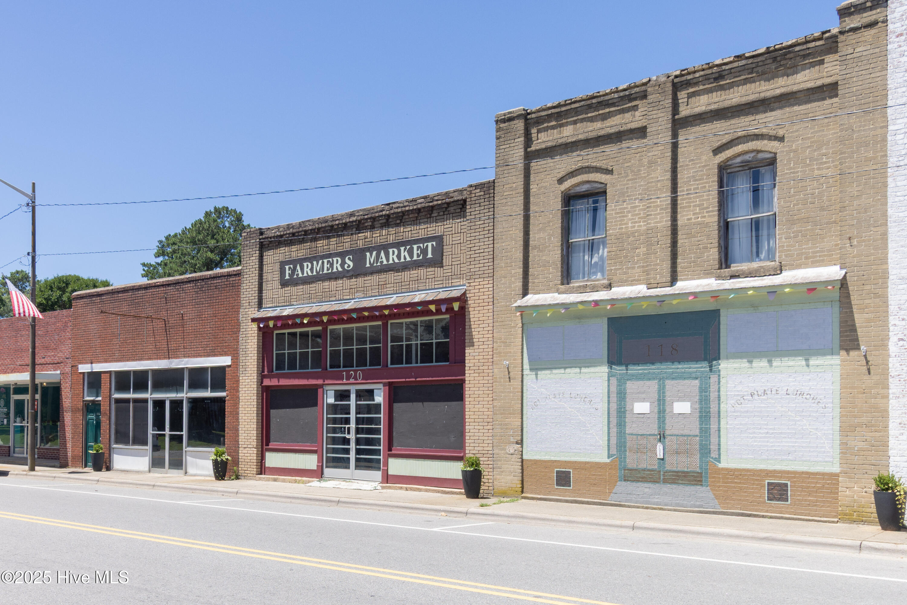 120 S Main Street Property Photo 1