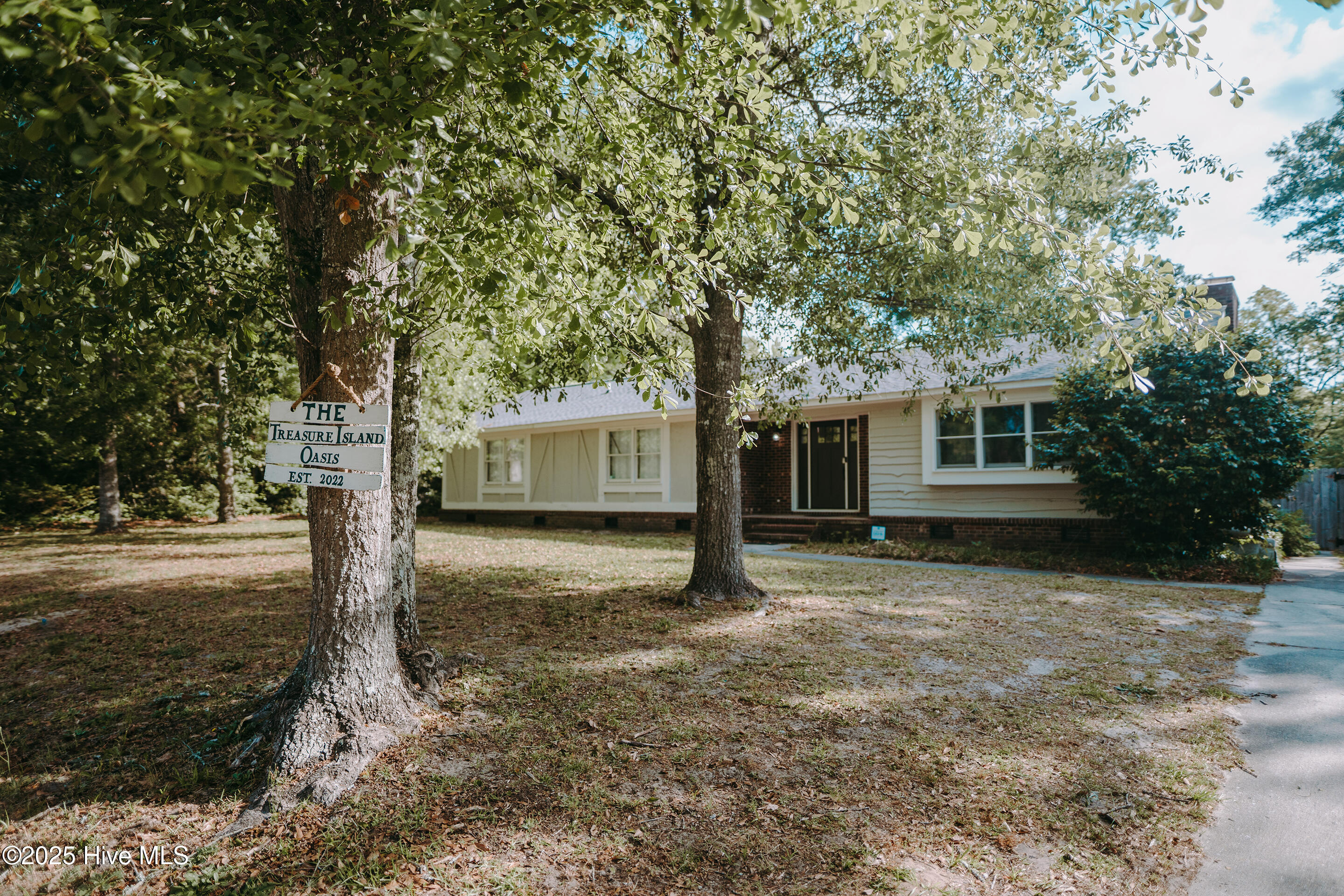 153 Treasure Island Way Property Photo 1