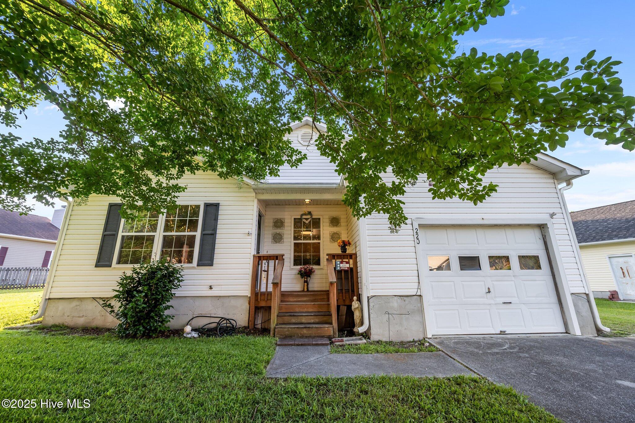220 Pollard Drive Property Photo 1