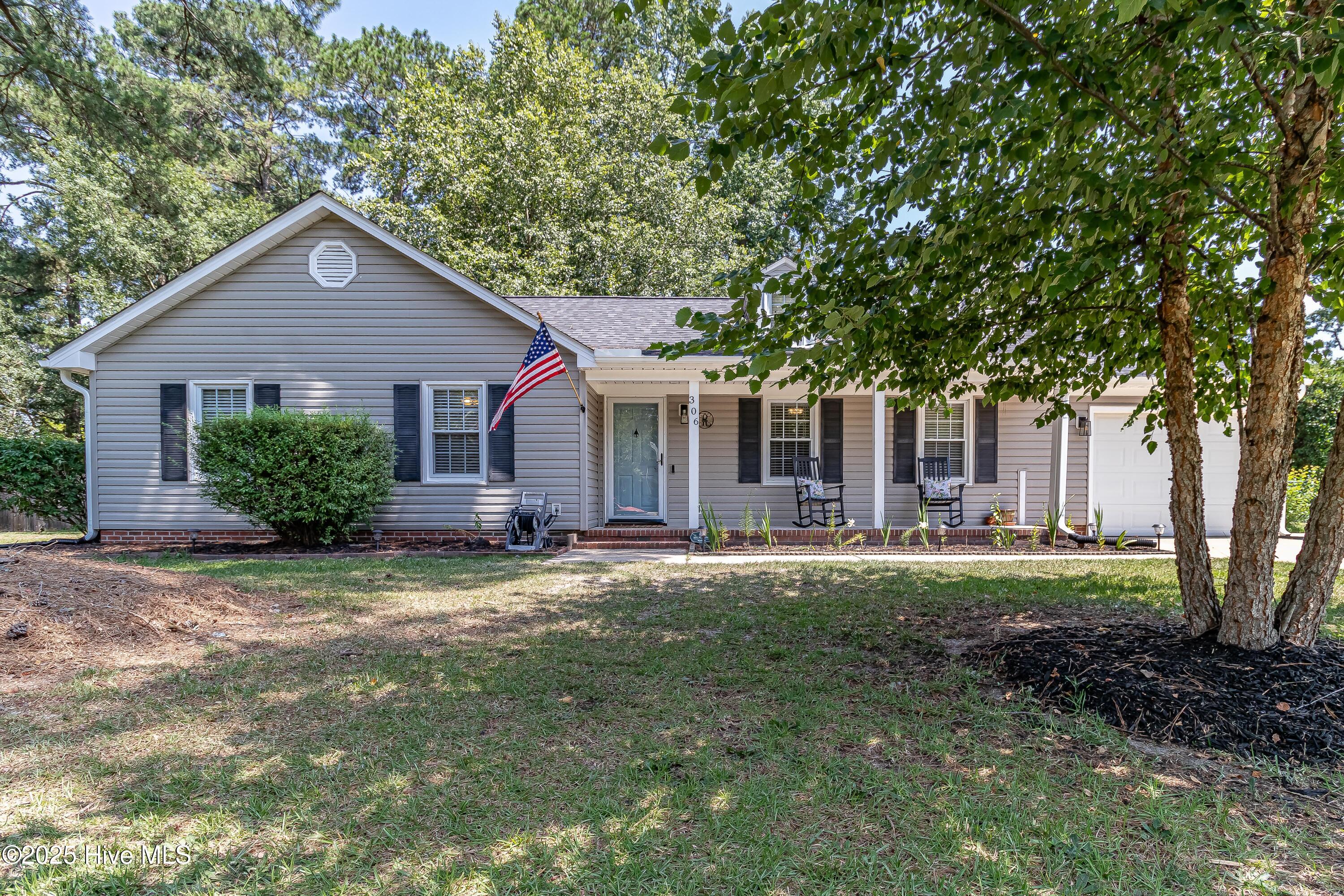 306 Goldleaf Drive Property Photo 4