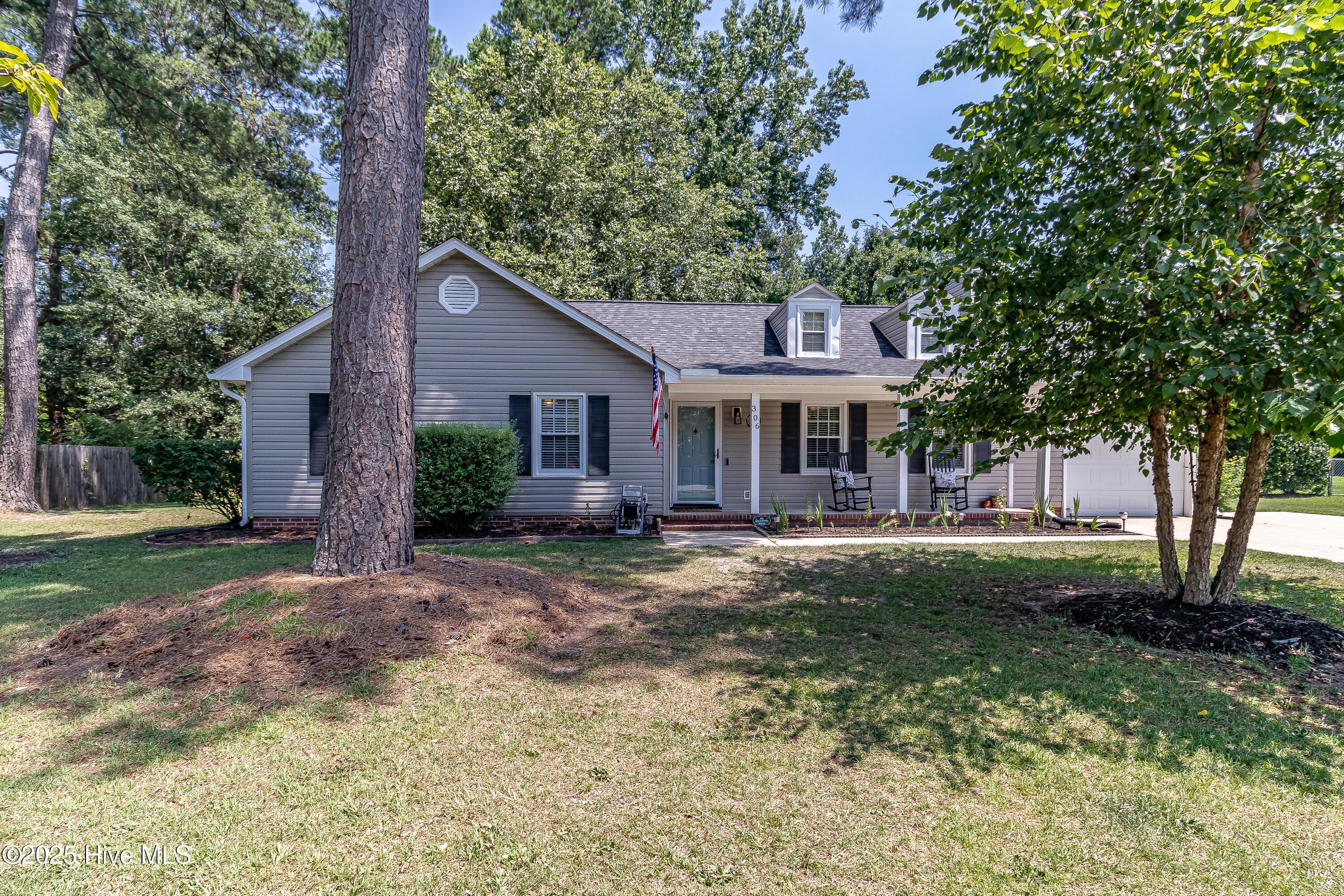 306 Goldleaf Drive Property Photo 5