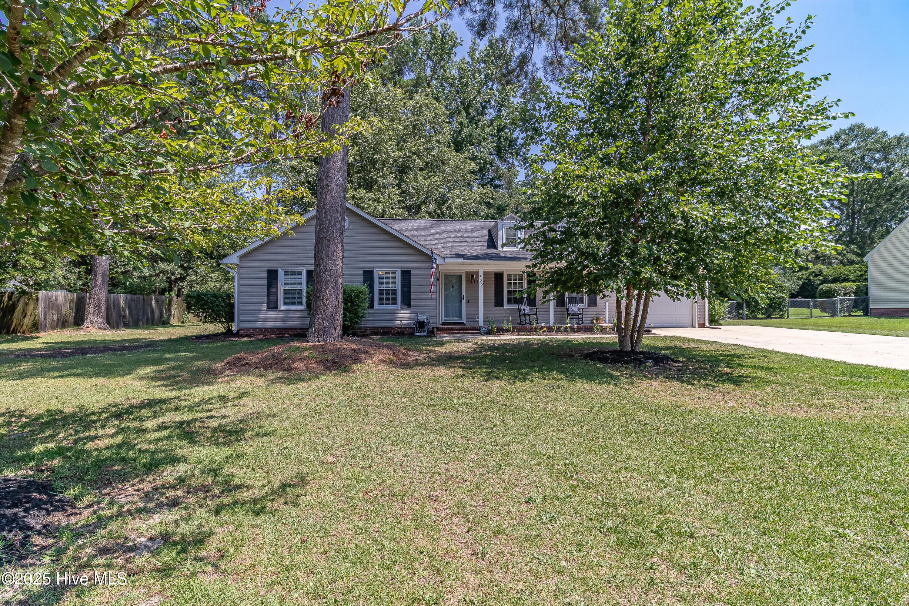 306 Goldleaf Drive Property Photo 6