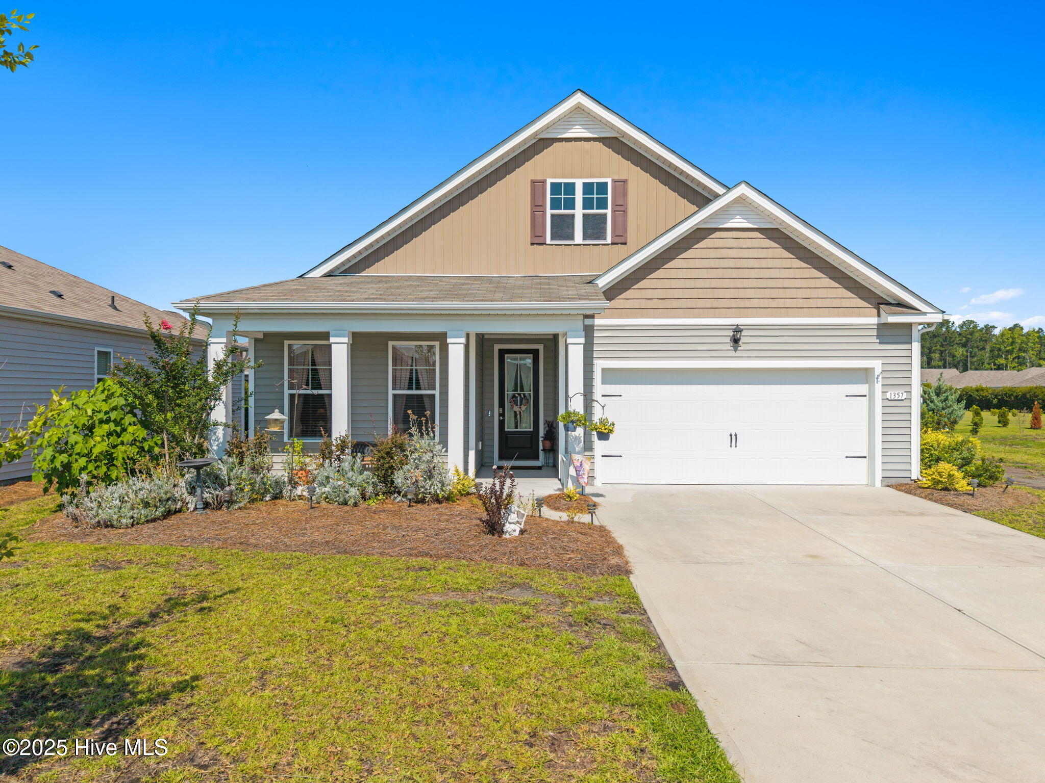 1357 Sunny Slope Circle Property Photo 1