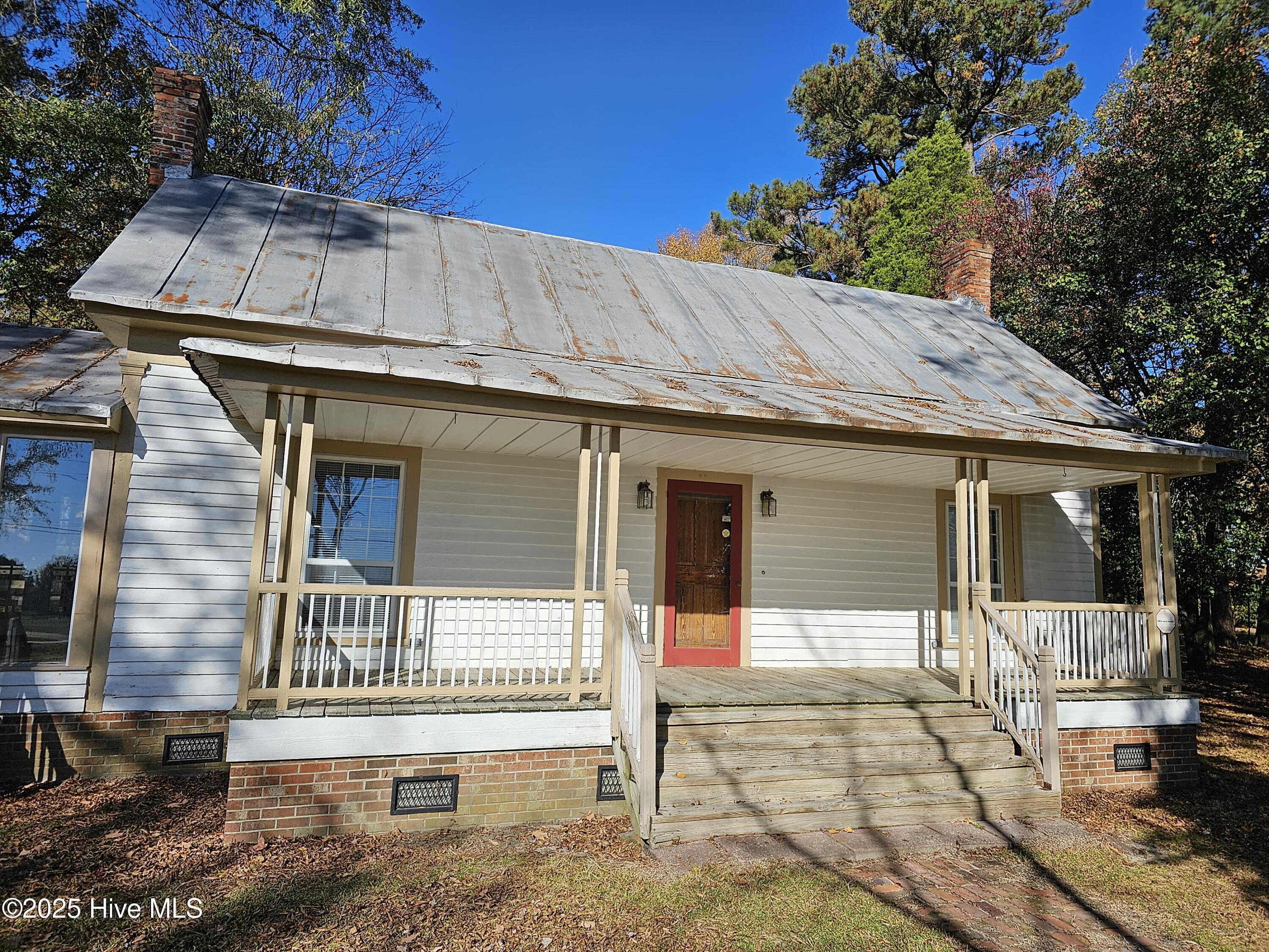 1740 Allen Road Property Photo 1
