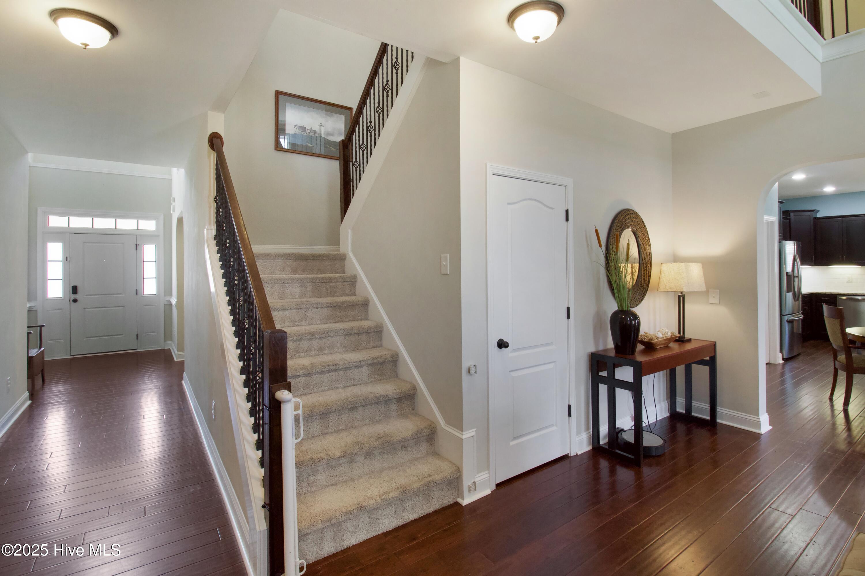 100 E Goldeneye Court Property Photo 6