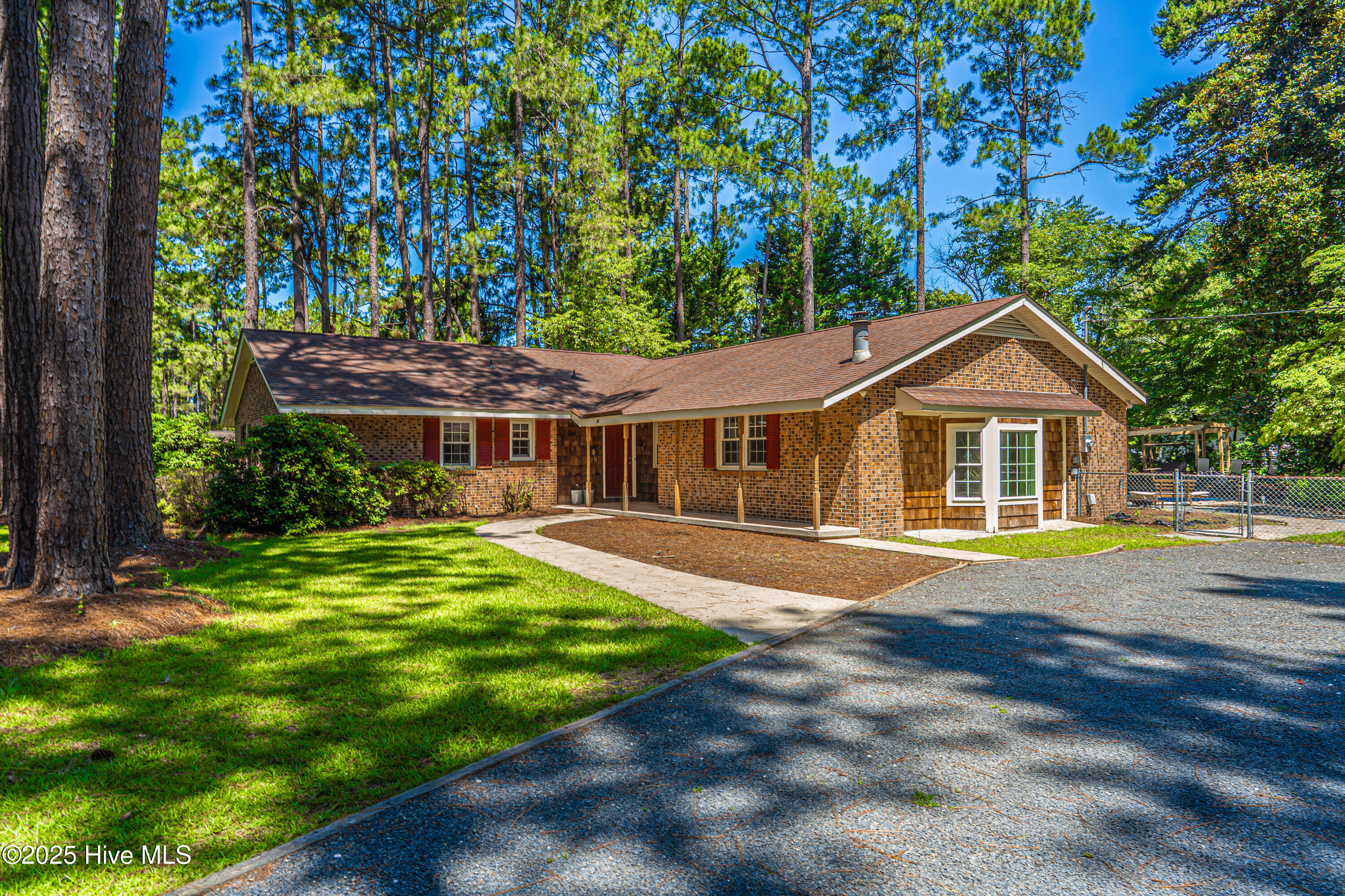 606 John Mcqueen Road Property Photo 1