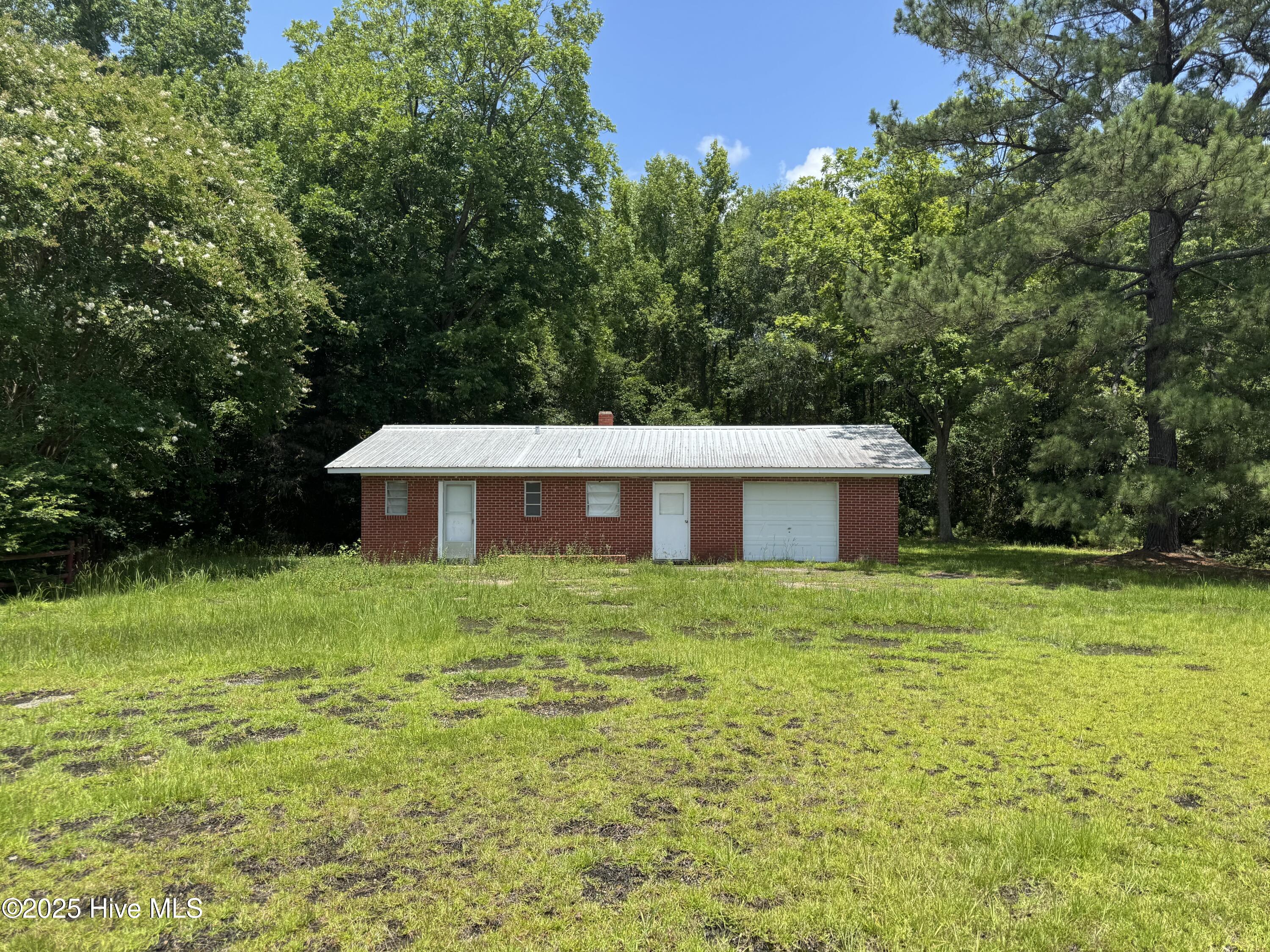 11085 Sam Potts Highway Property Photo 1