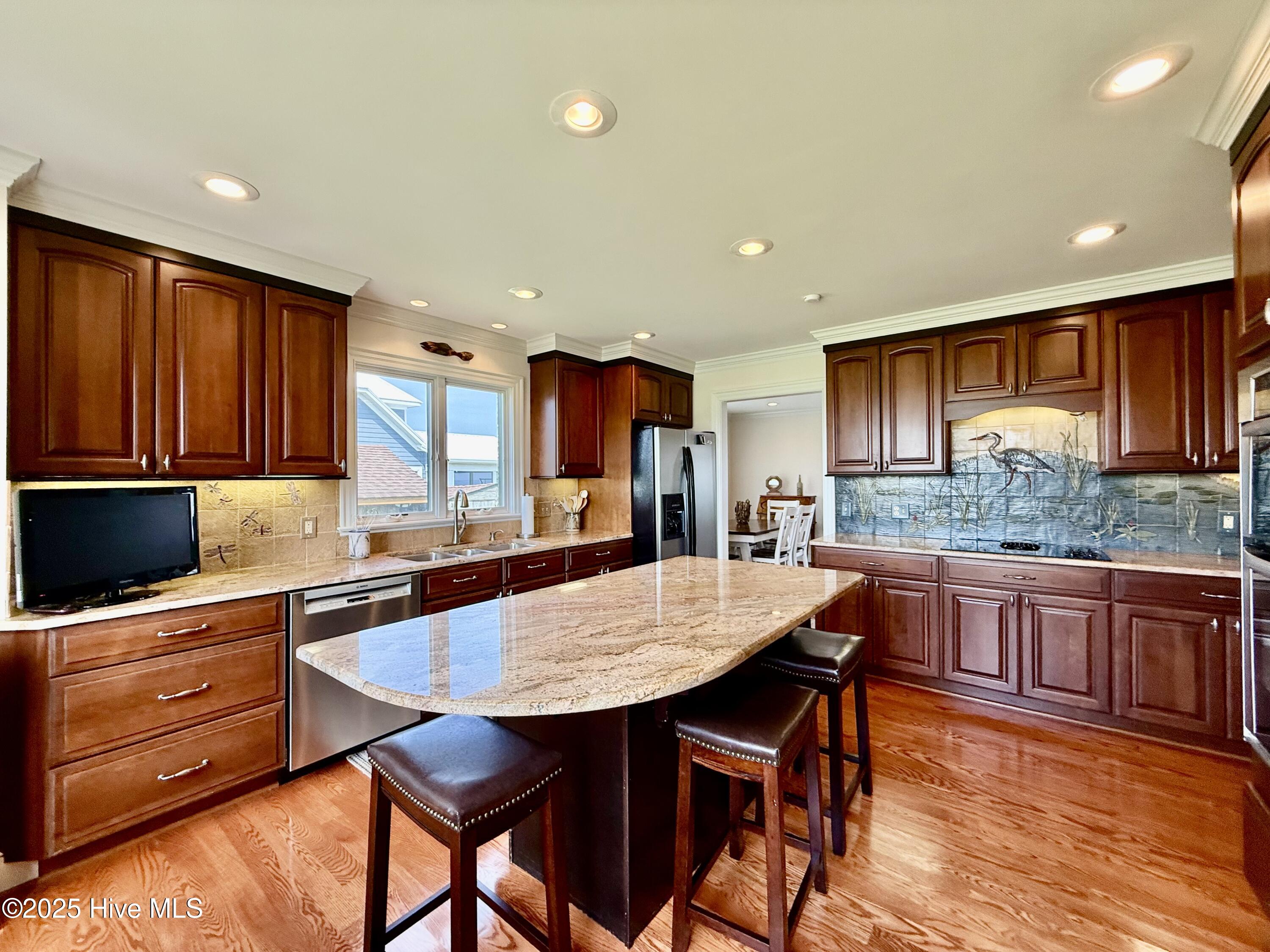 766 Learys Beach Property Photo 9