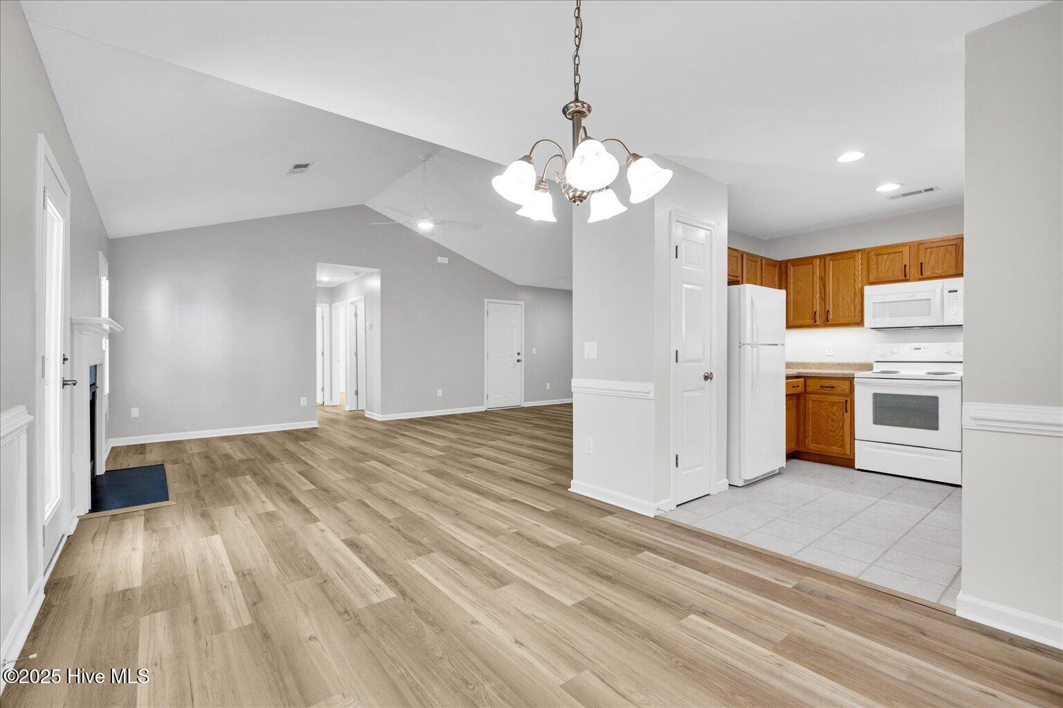 111 Yaupon Court Property Photo 8