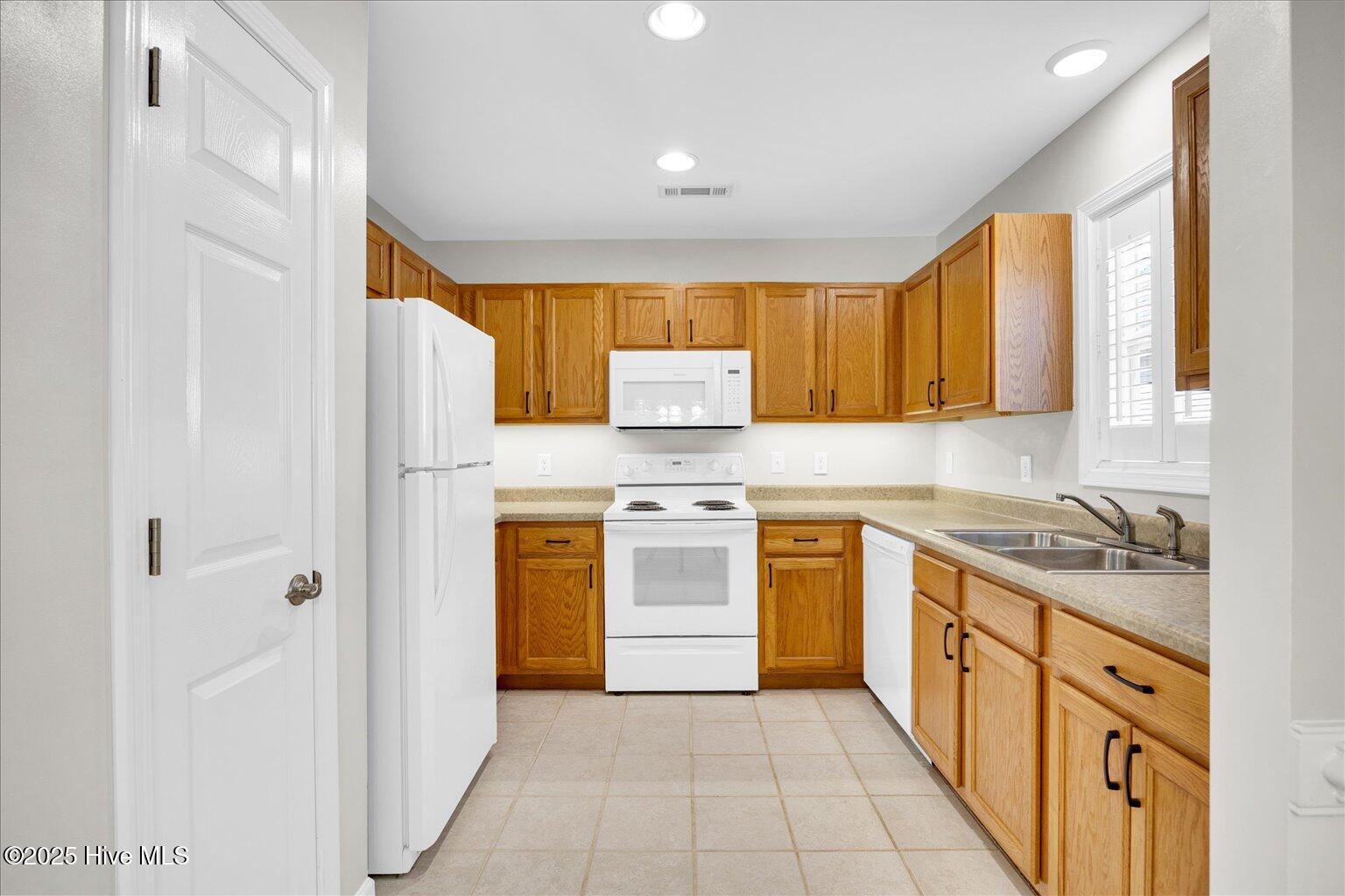 111 Yaupon Court Property Photo 9