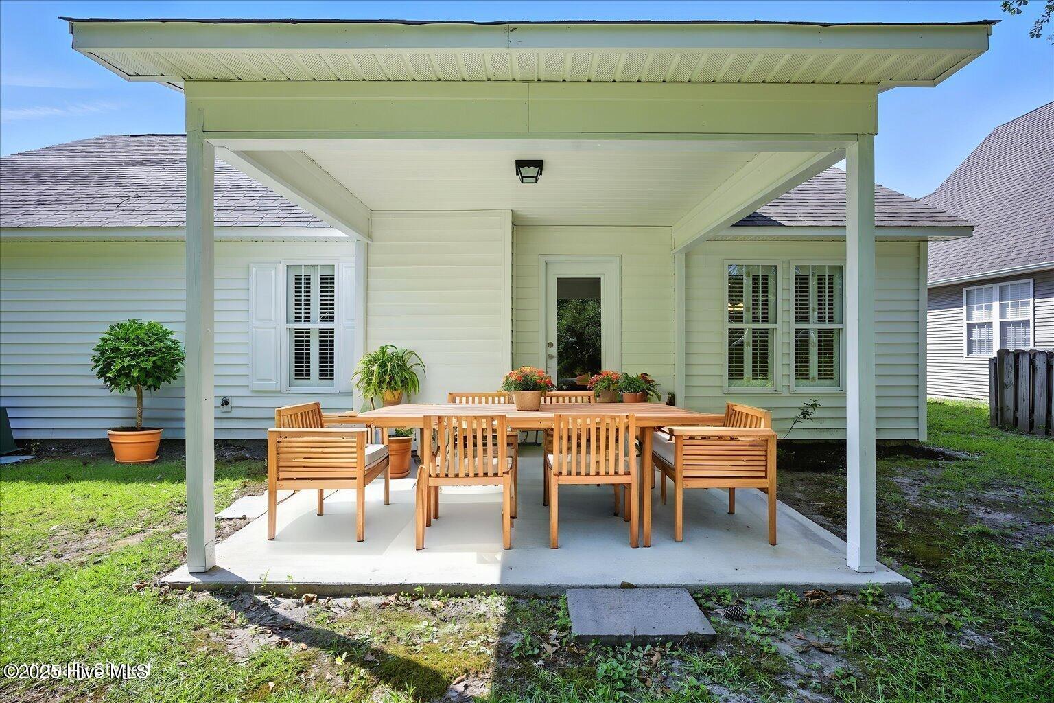 111 Yaupon Court Property Photo 24