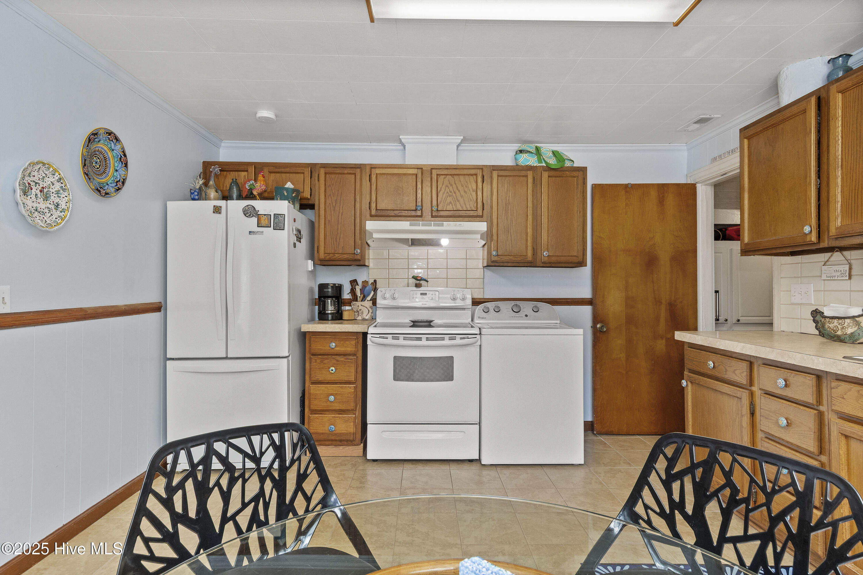 109 Sunshine Court Property Photo 7