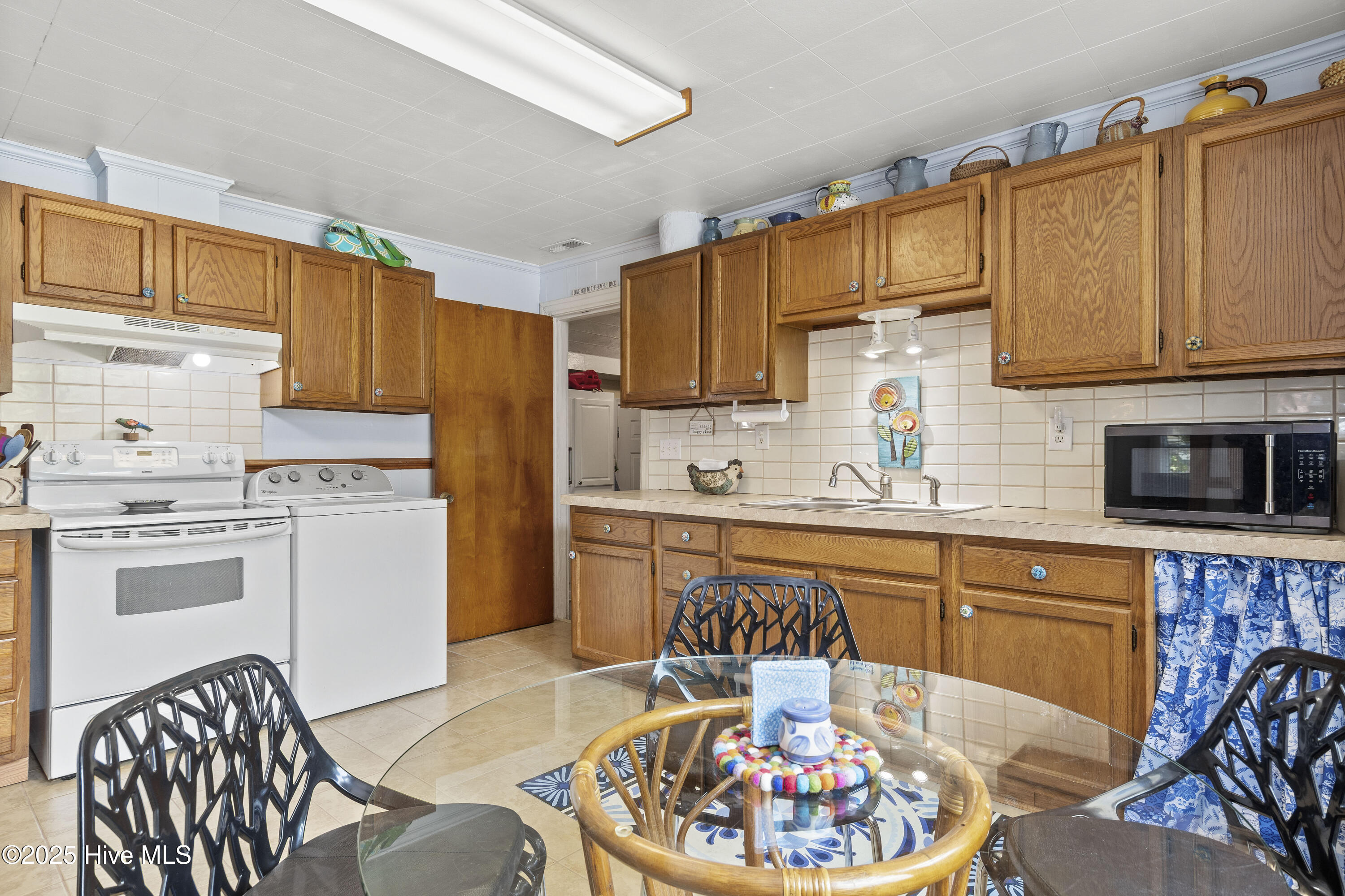 109 Sunshine Court Property Photo 8