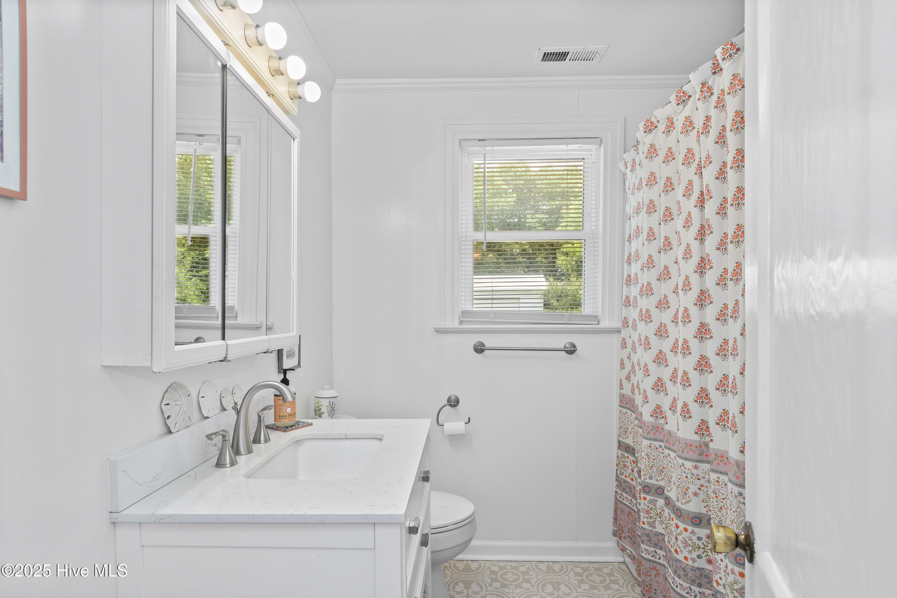 109 Sunshine Court Property Photo 16
